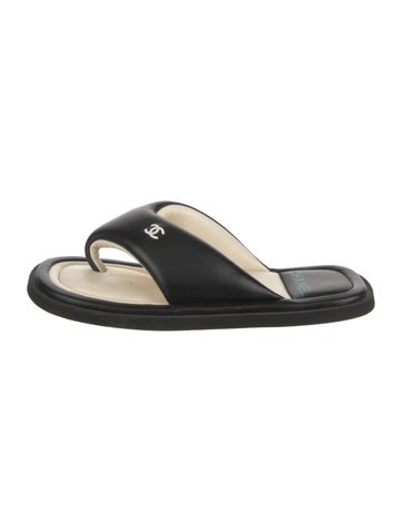 Pre-owned Chanel Interlocking Cc Logo Leather Flip Flops In Black