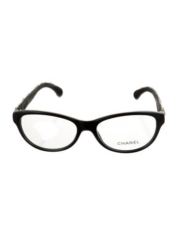 Pre-owned Chanel Interlocking Cc Logo Round Eyeglasses In White