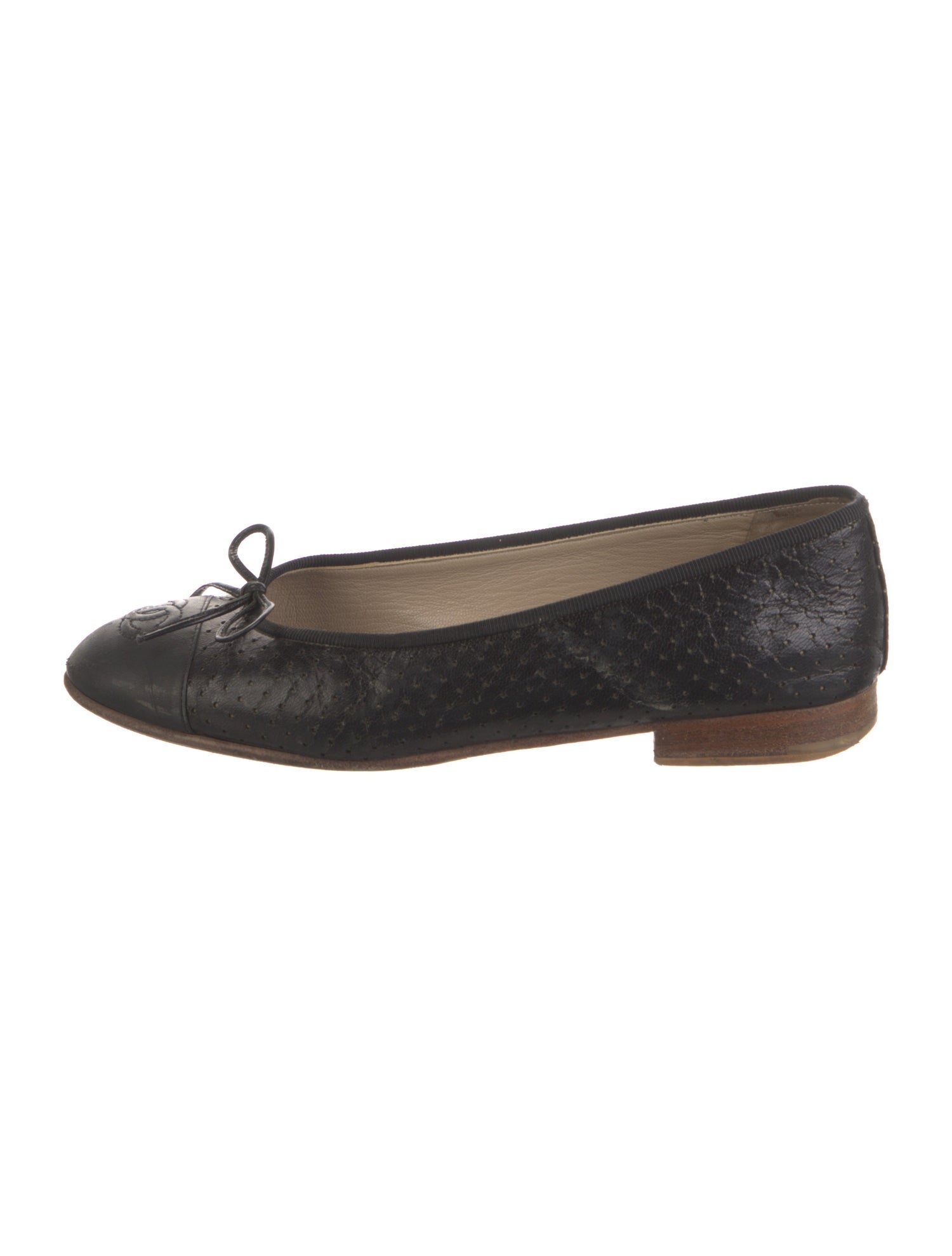 Chanel Interlocking CC Logo Leather Ballet Flats