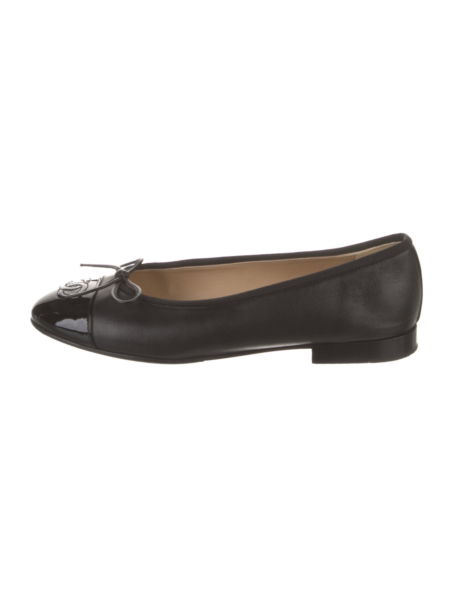 Chanel Interlocking CC Logo Leather Ballet Flats