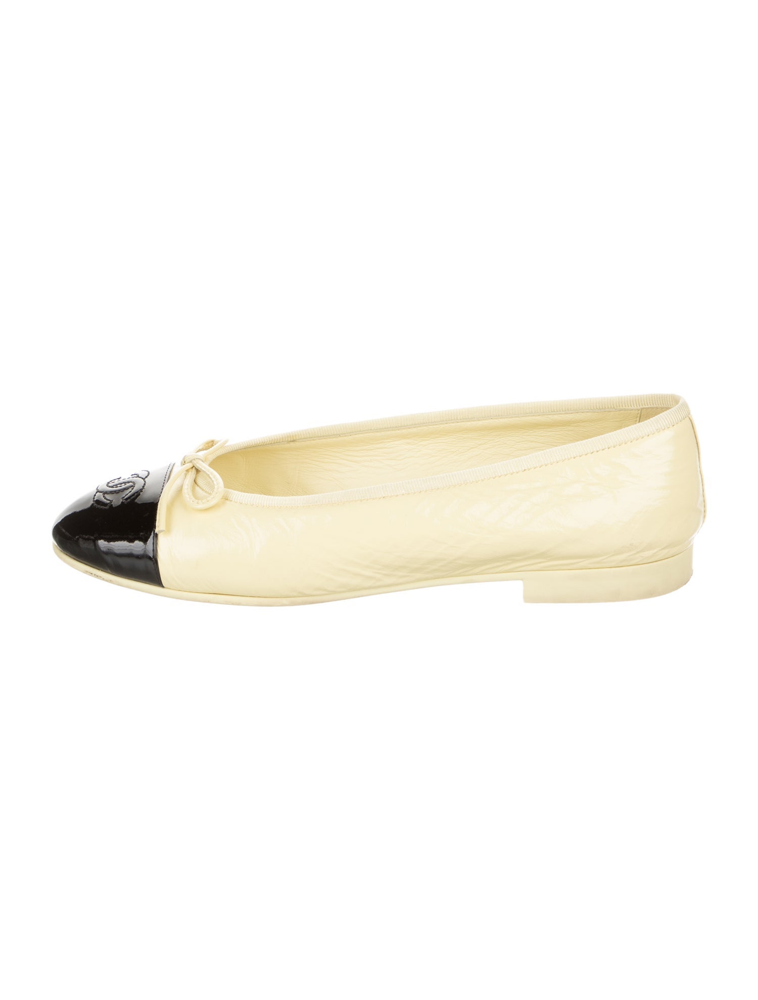 Chanel Interlocking CC Logo Leather Ballet Flats