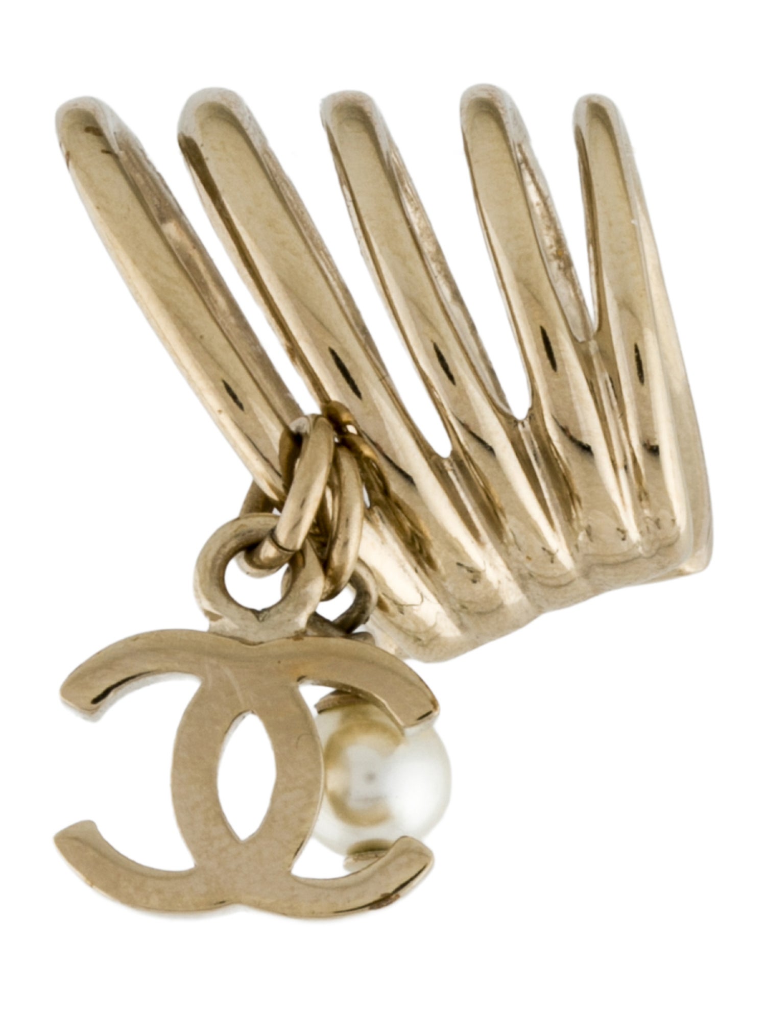 Chanel 2022 Faux Pearl CC Ear Cuff
