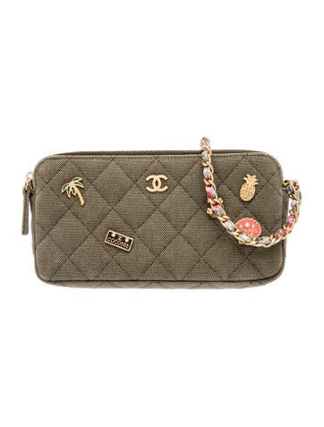 Pre-owned Chanel Paris-cuba Classics In Fabrics Clutch W/ Chain In Green