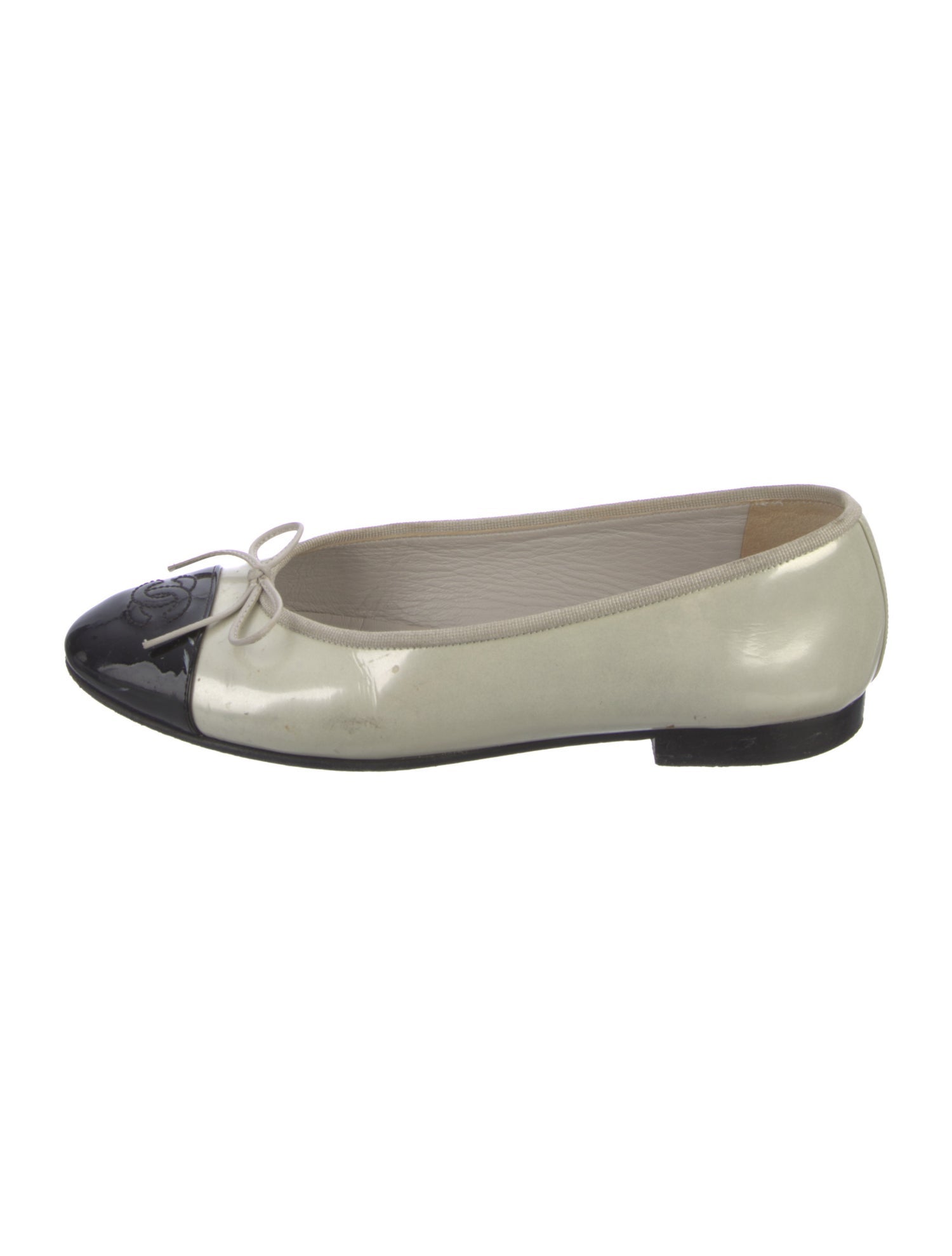 Chanel Interlocking CC Logo Patent Leather Ballet Flats