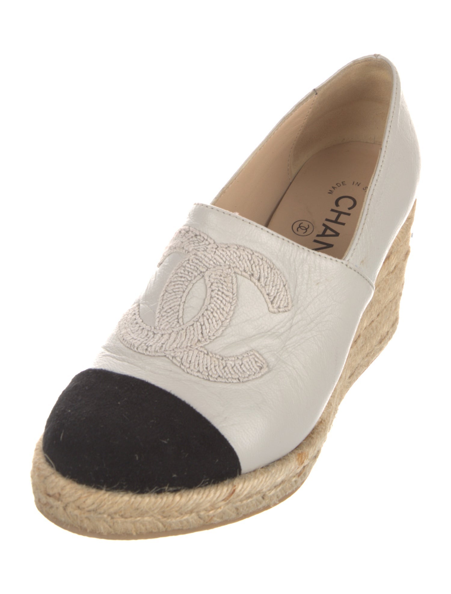 Chanel Interlocking CC Logo Leather Pumps