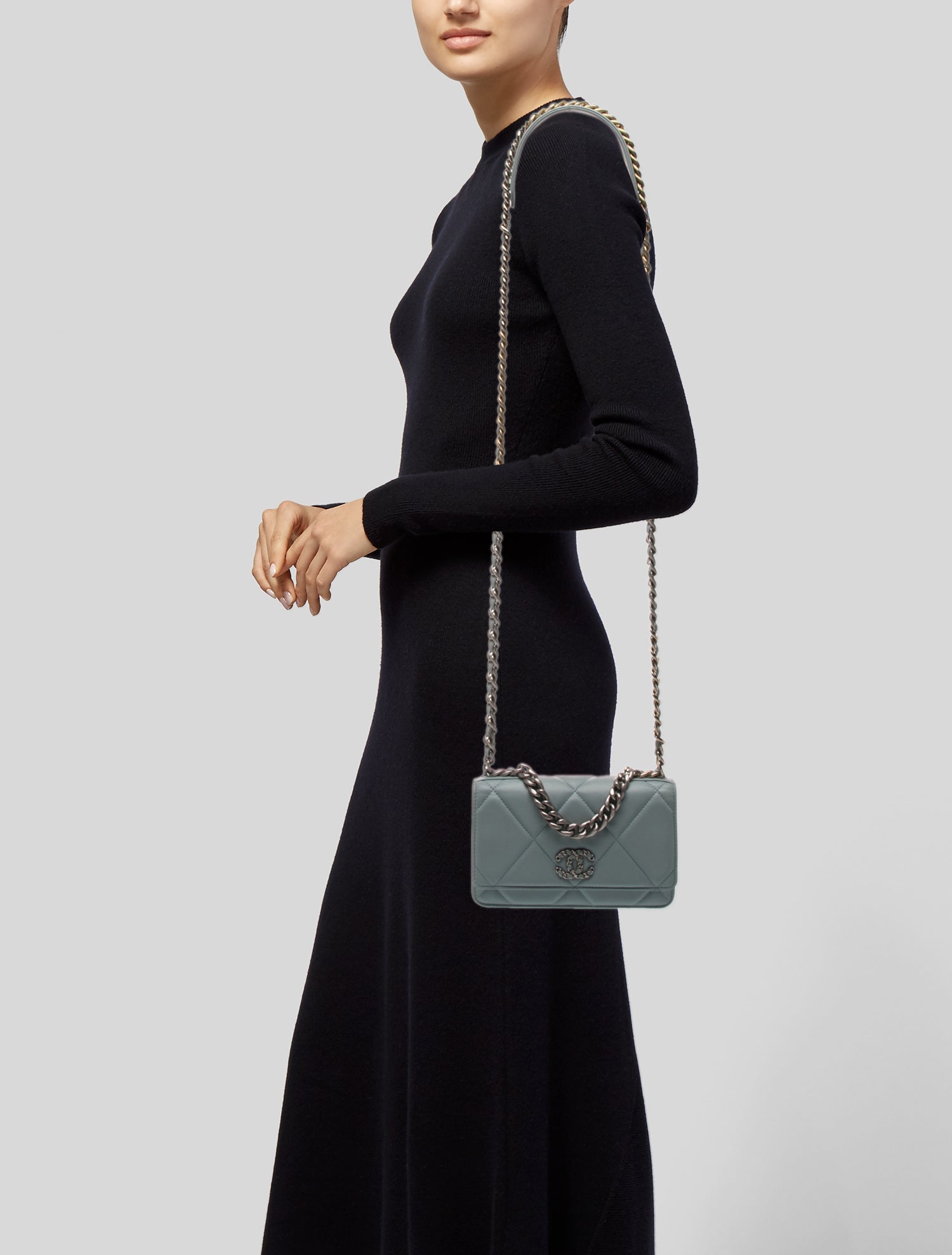 Chanel 19 Wallet On Chain