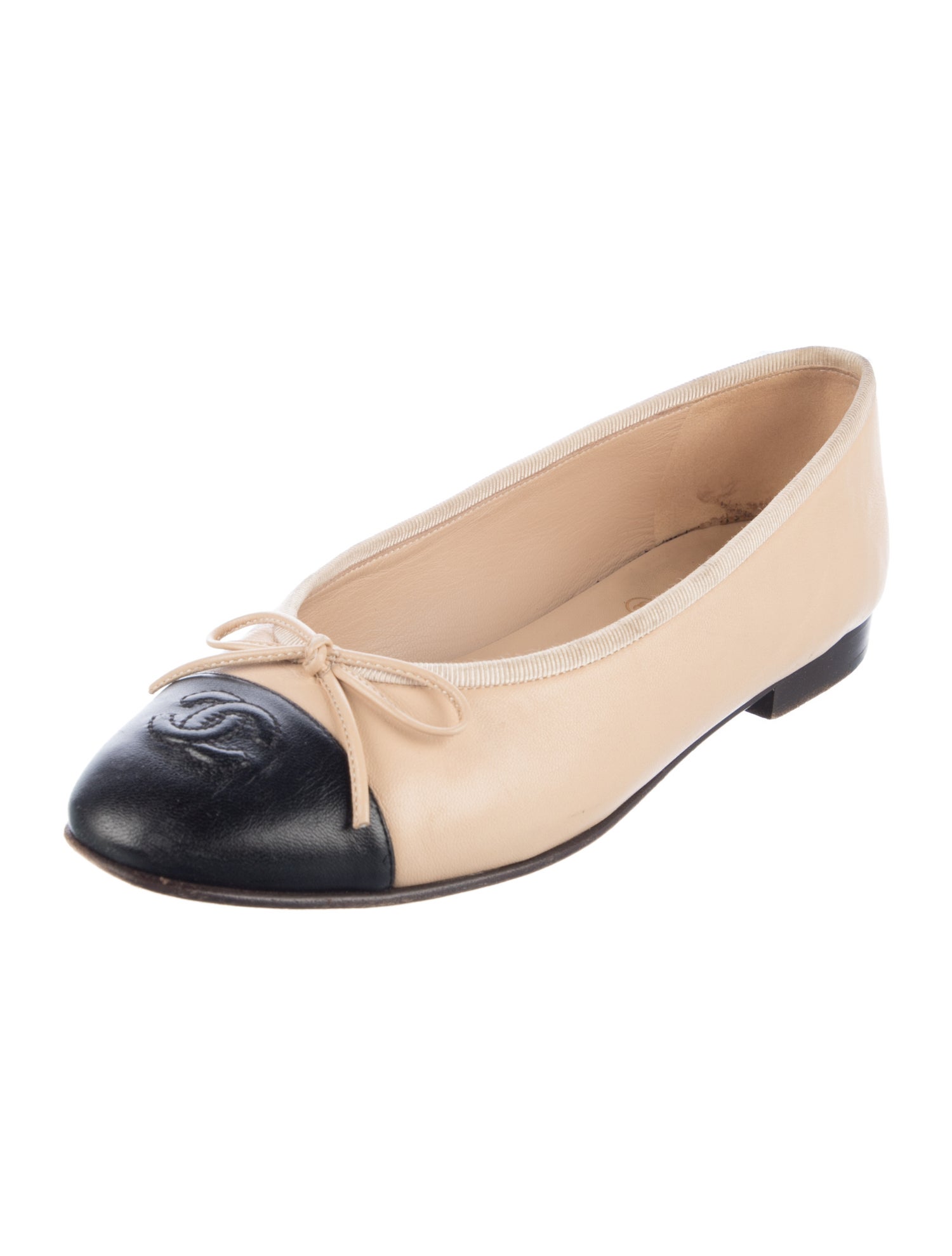 Chanel Interlocking CC Logo Leather Ballet Flats