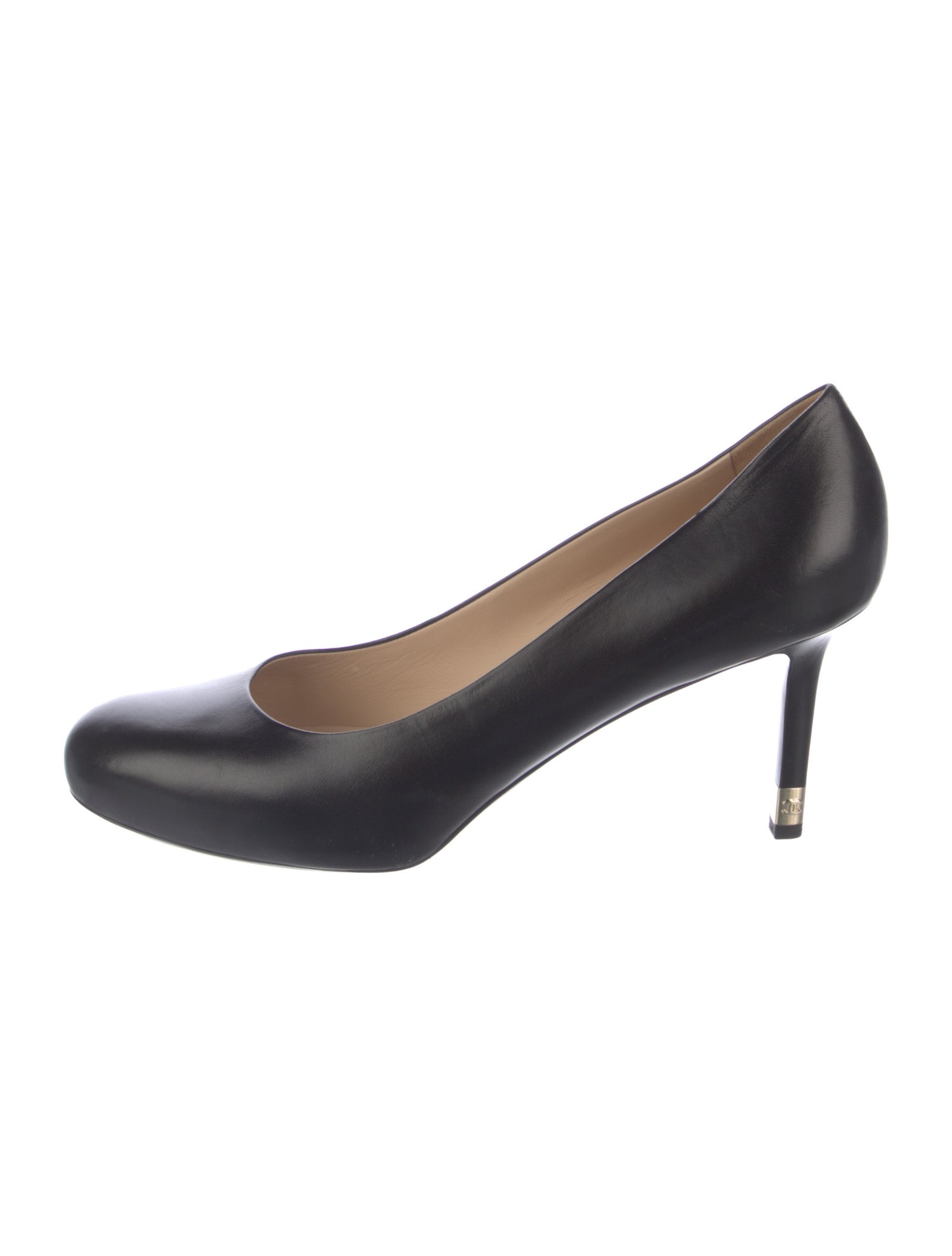 Chanel Interlocking CC Logo Leather Pumps