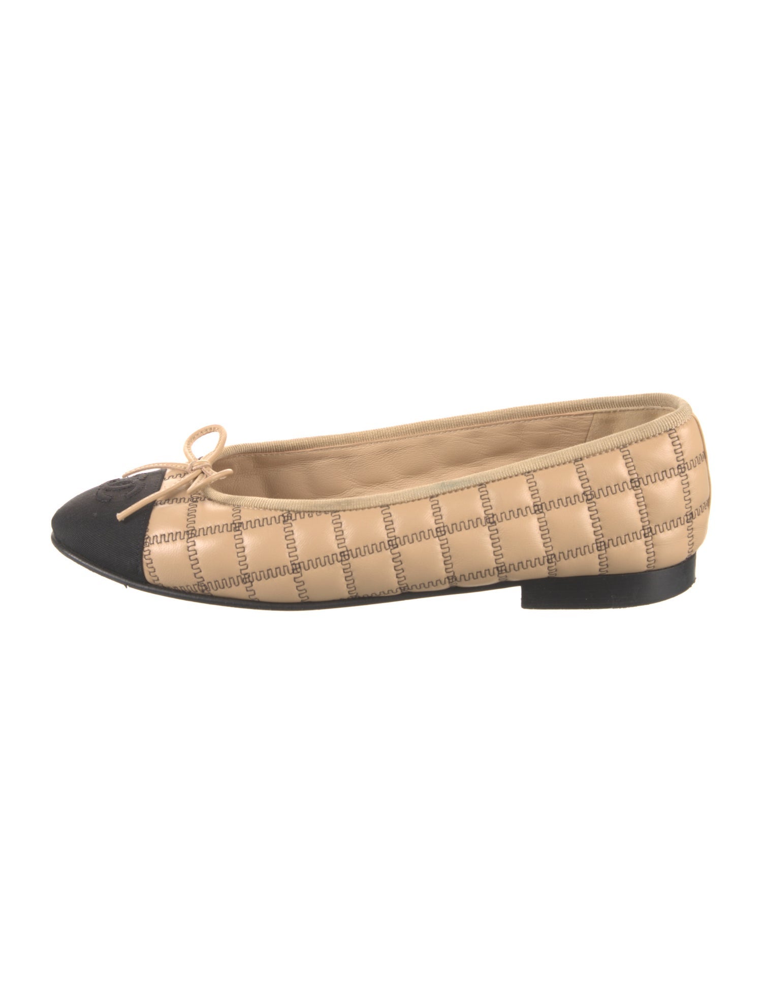Chanel Interlocking CC Logo Leather Flats