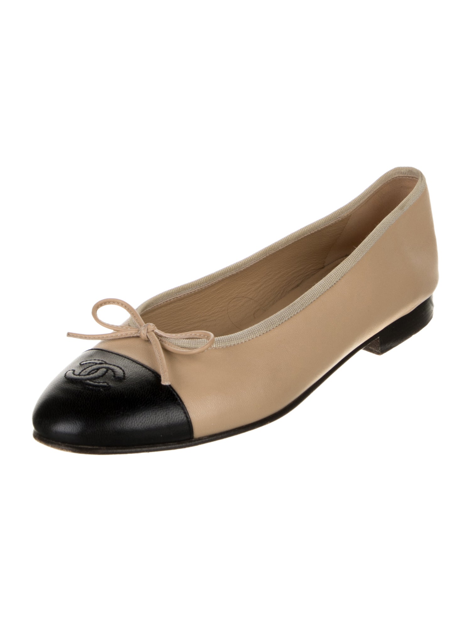 Chanel Interlocking CC Logo Leather Ballet Flats