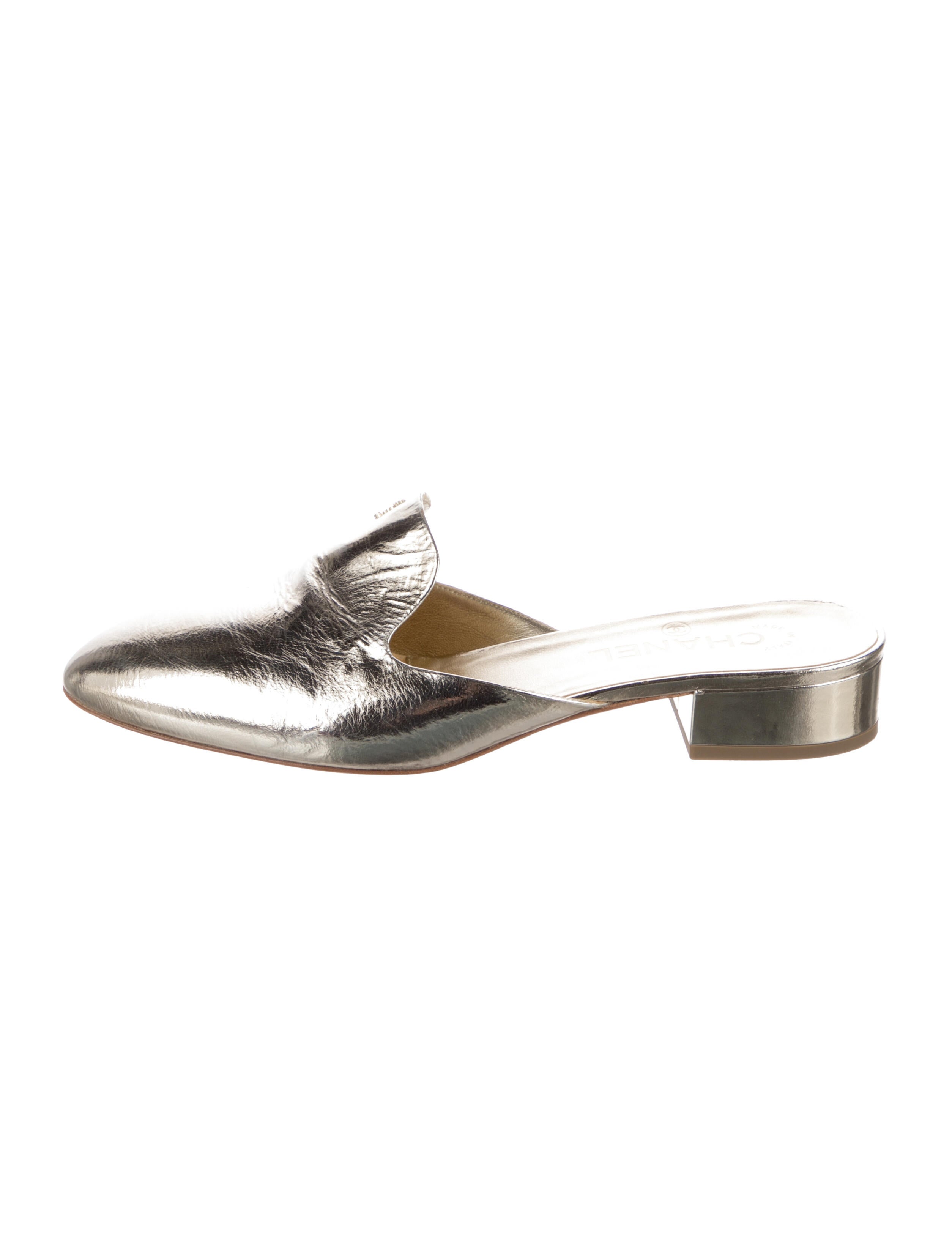 Chanel Interlocking CC Logo Leather Mules
