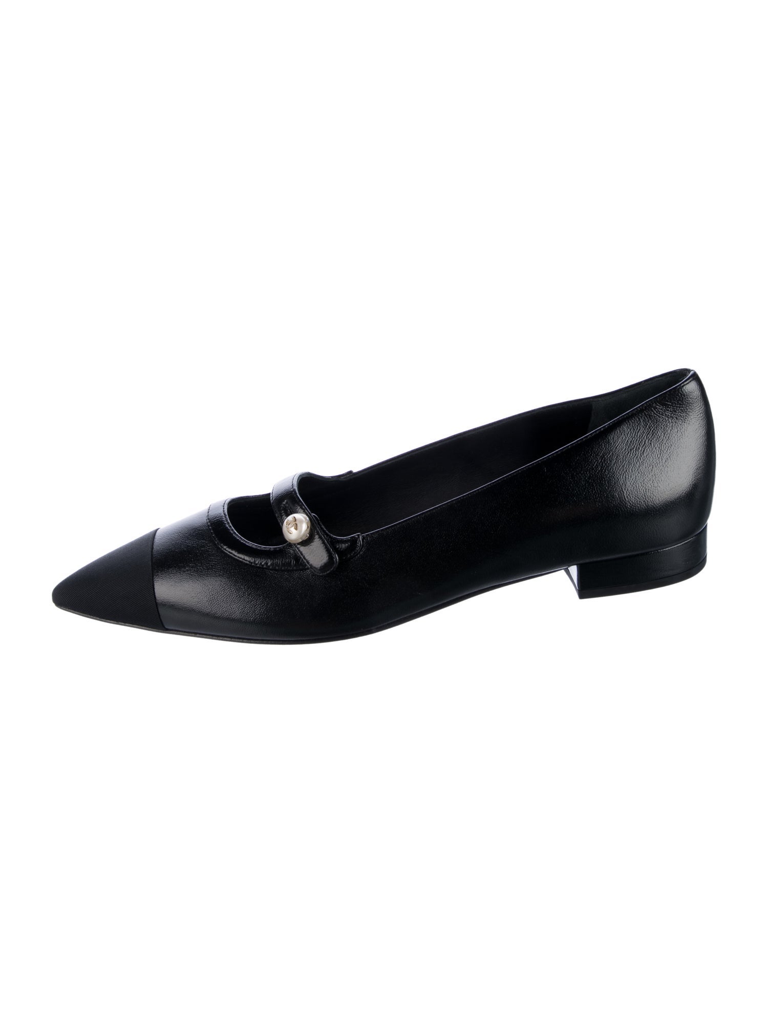 Chanel 2024 Interlocking CC Logo Flats