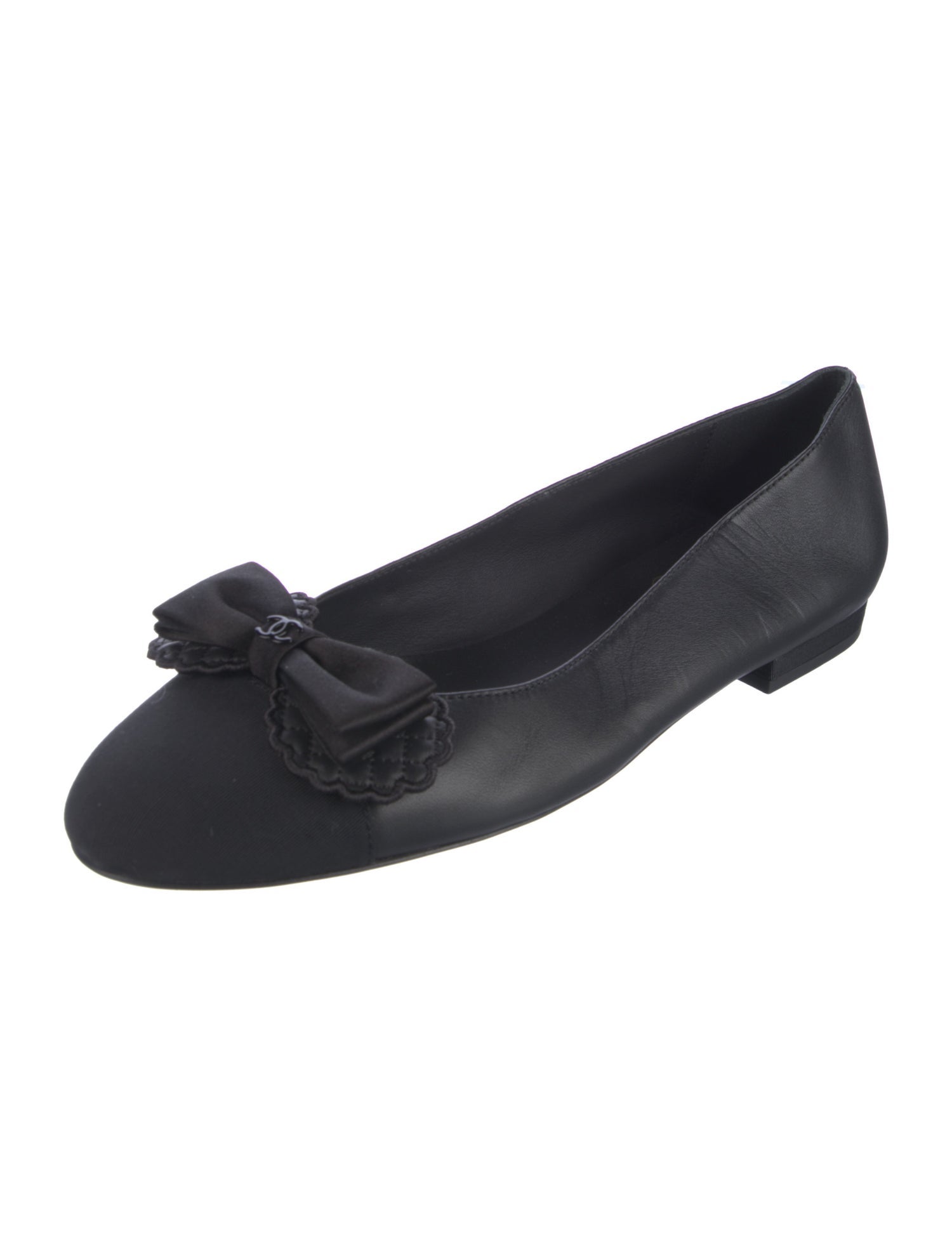 Chanel Interlocking CC Logo Leather Flats