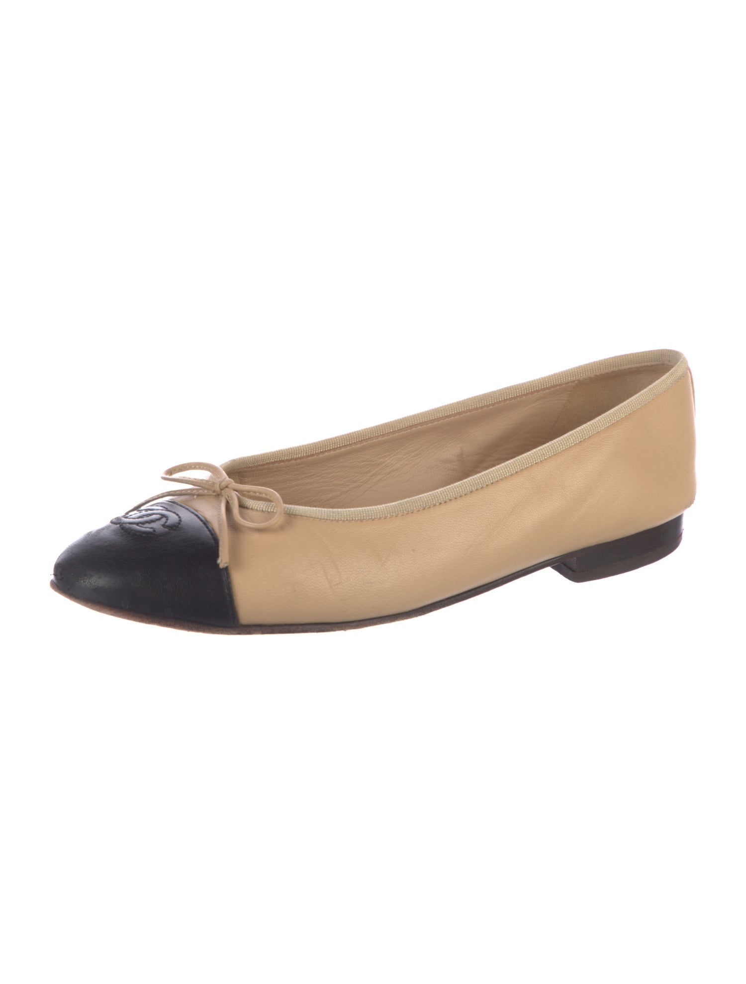 Chanel Interlocking CC Logo Leather Ballet Flats