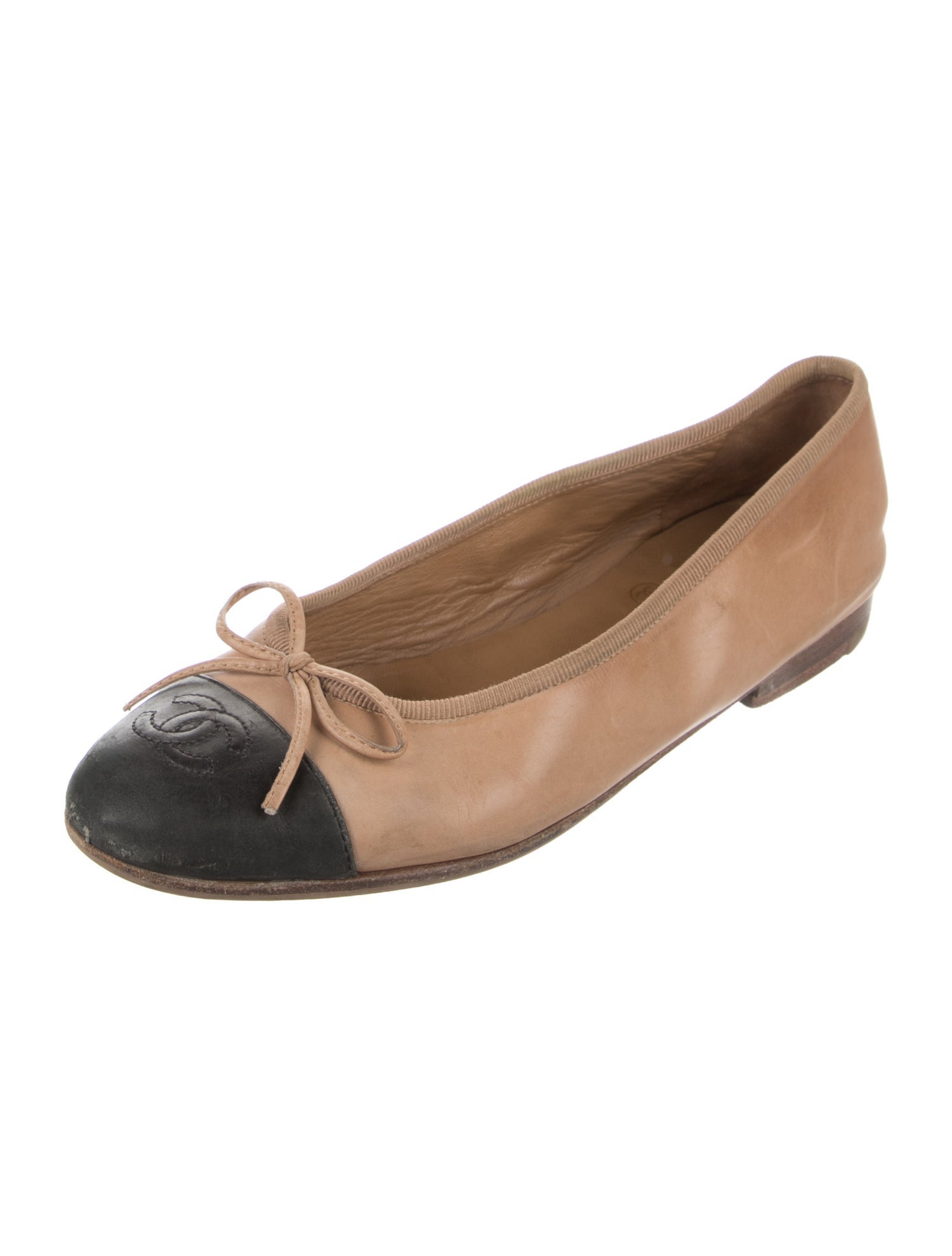 Chanel Interlocking CC Logo Leather Ballet Flats