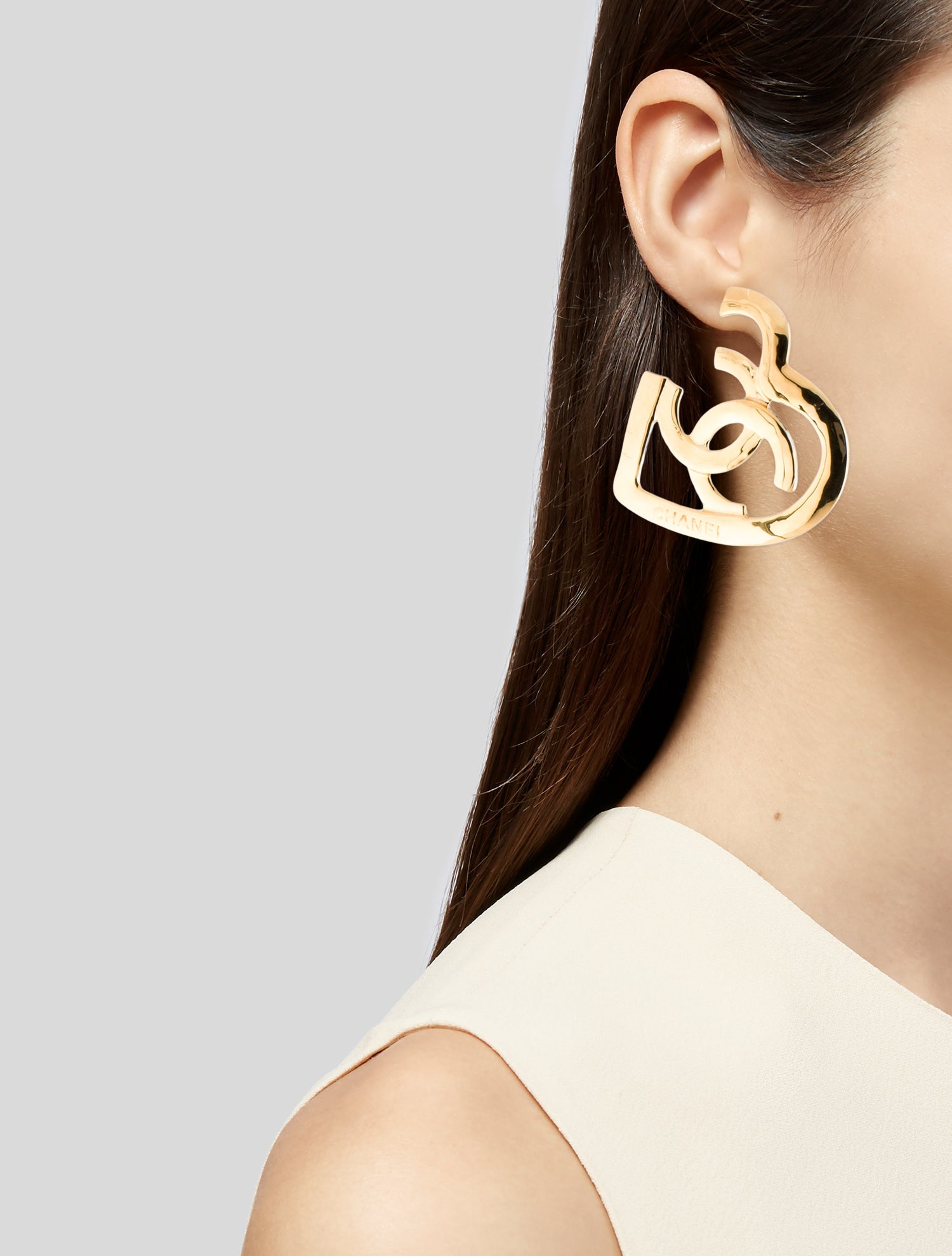 Chanel Heart CC Stud Earrings