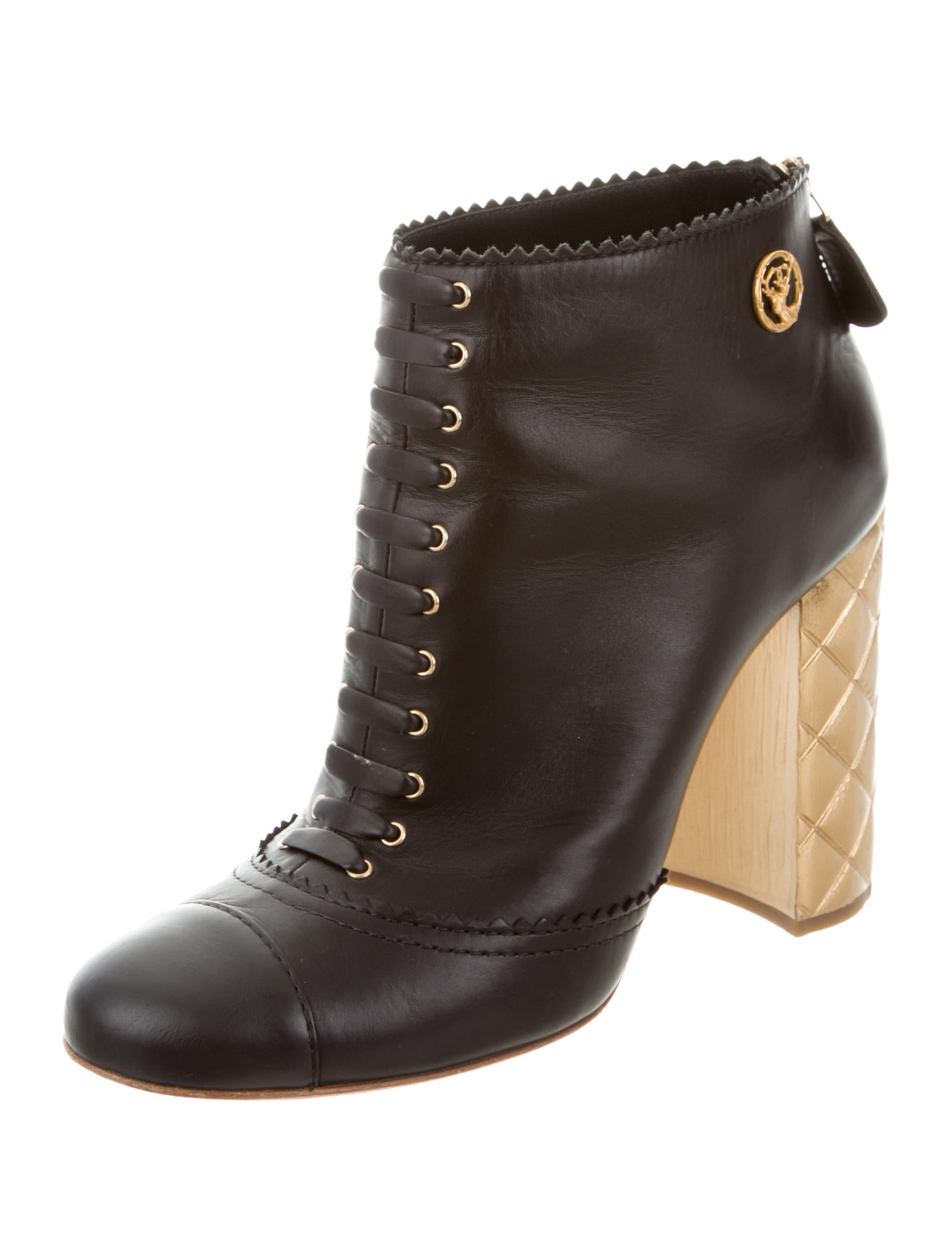 Chanel Leather Interlocking CC Ankle Boots