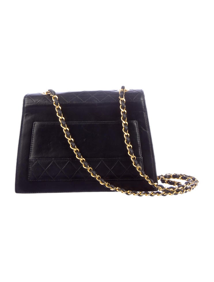 Chanel Shoulder Bag Handbags CHA14526 The RealReal