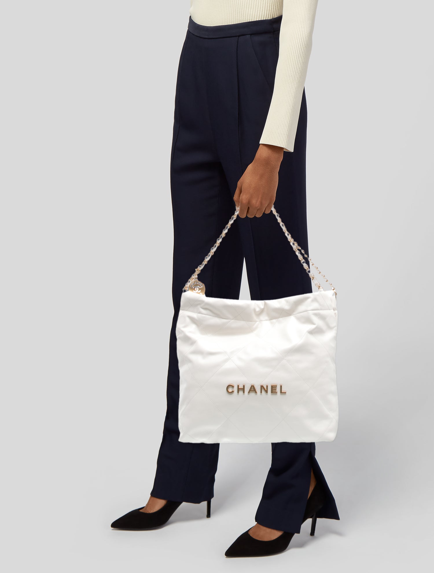 Chanel 2024 Small 22 Hobo