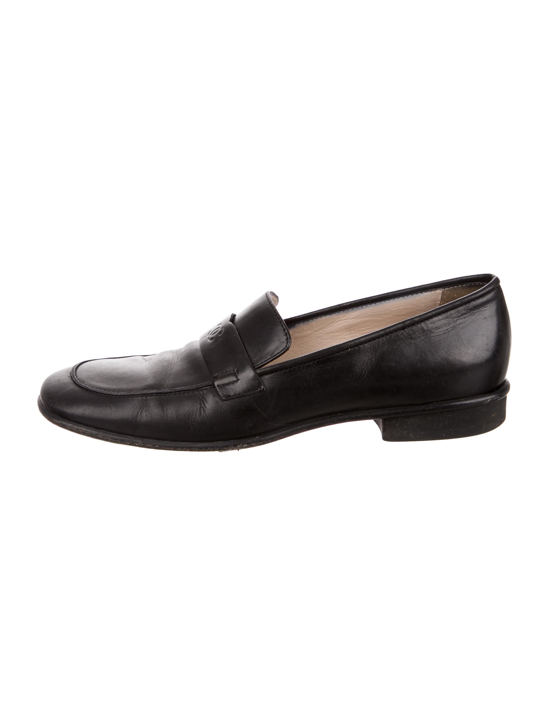 chanel leather loafers chanel leather cc loafers shoes cha157901 the realreal chanel leather loafers chanel leather cc loafers shoes cha157901 the realreal