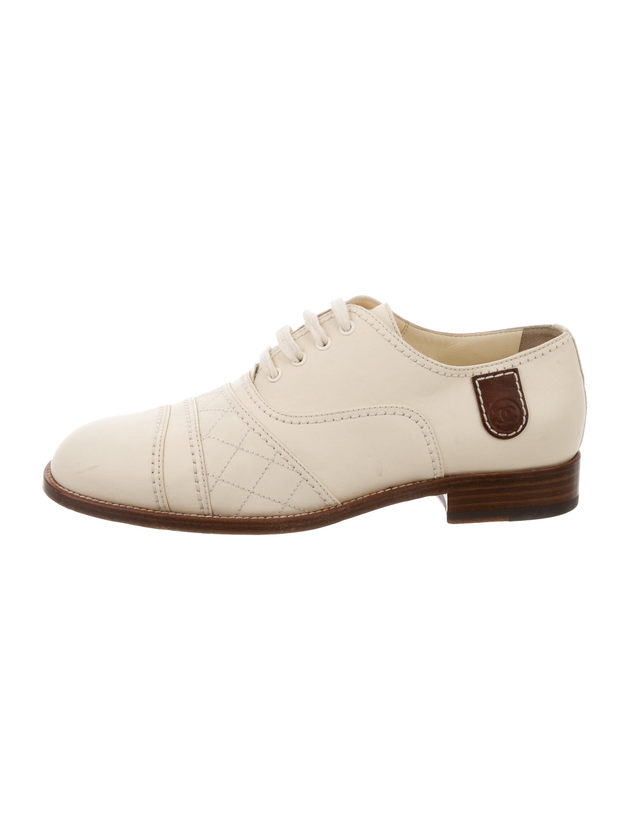 chanel oxford shoes chanel quilted leather oxfords shoes cha158433 the chanel oxford shoes chanel quilted leather oxfords shoes cha158433 the