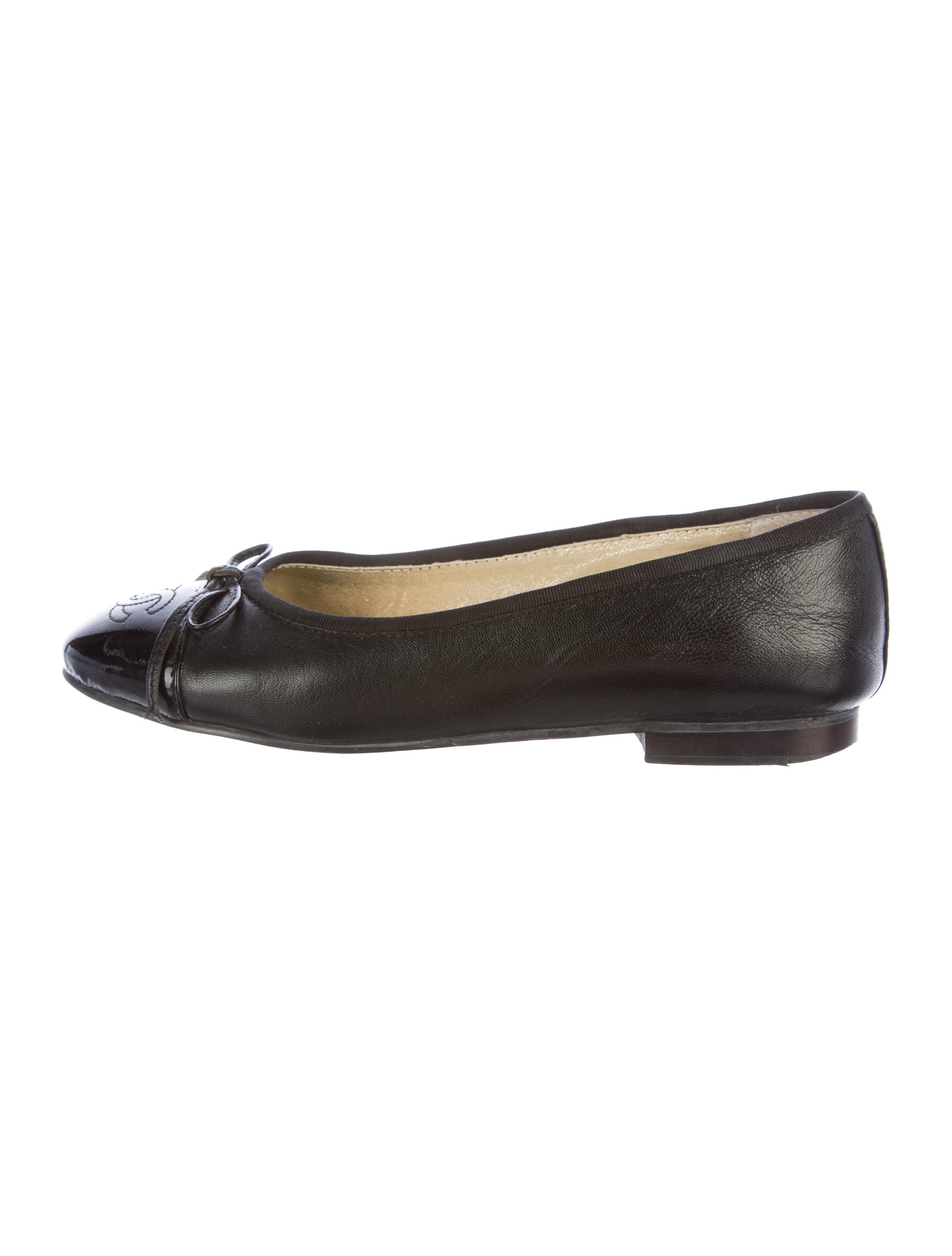 chanel flats shoes chanel cc cap toe flats shoes cha161395 the realreal chanel flats shoes chanel cc cap toe flats shoes cha161395 the realreal