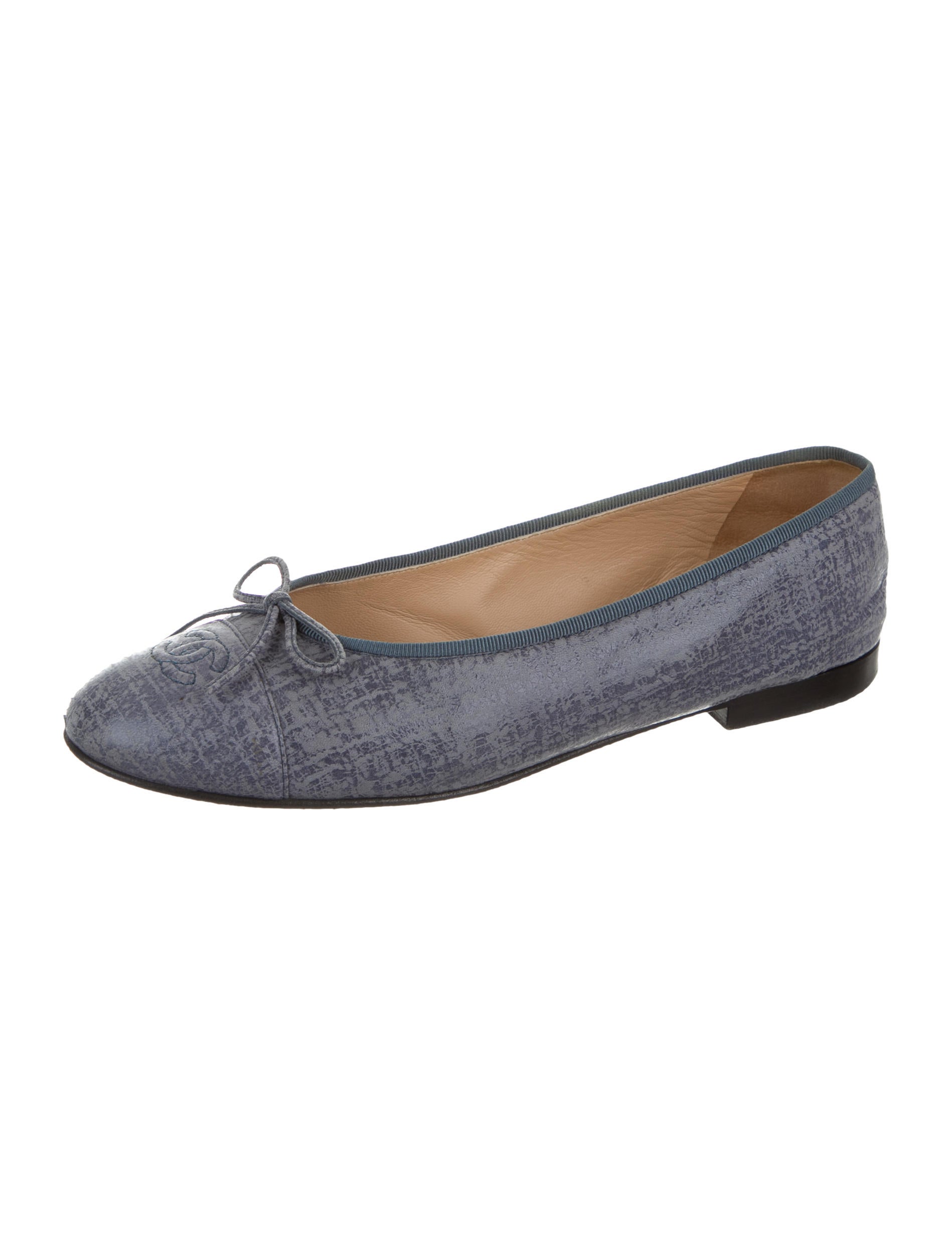 chanel flats shoes chanel cc cap toe flats shoes cha162821 the realreal chanel flats shoes chanel cc cap toe flats shoes cha162821 the realreal