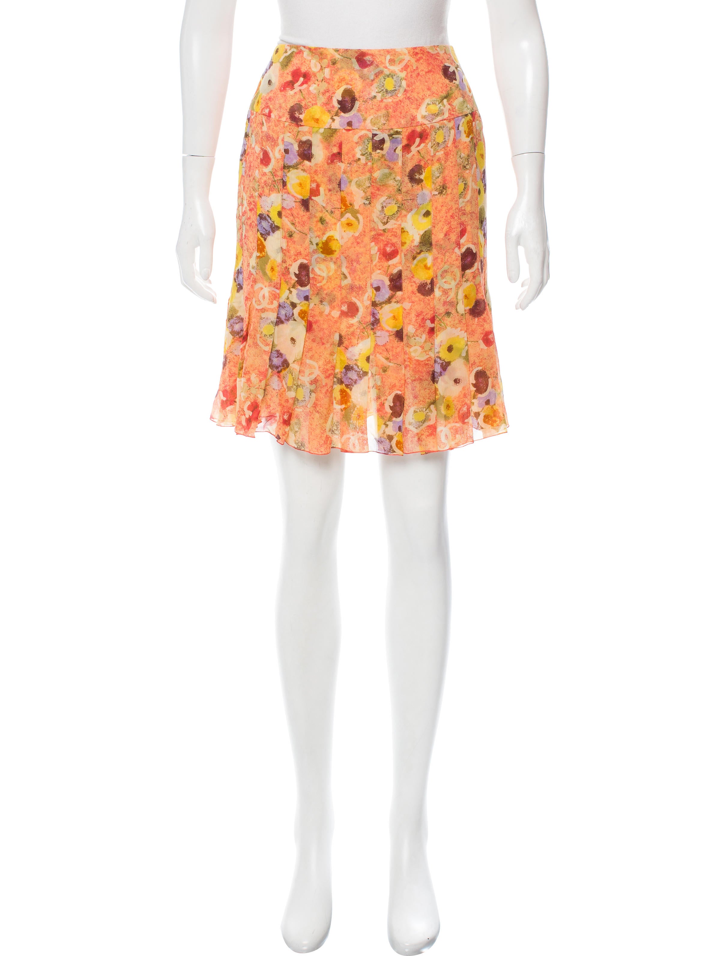 silk skirt fashion skirts chanel floral print silk skirt clothing cha176317 the realreal silk skirt fashion skirts chanel floral print silk skirt clothing cha176317 the realreal