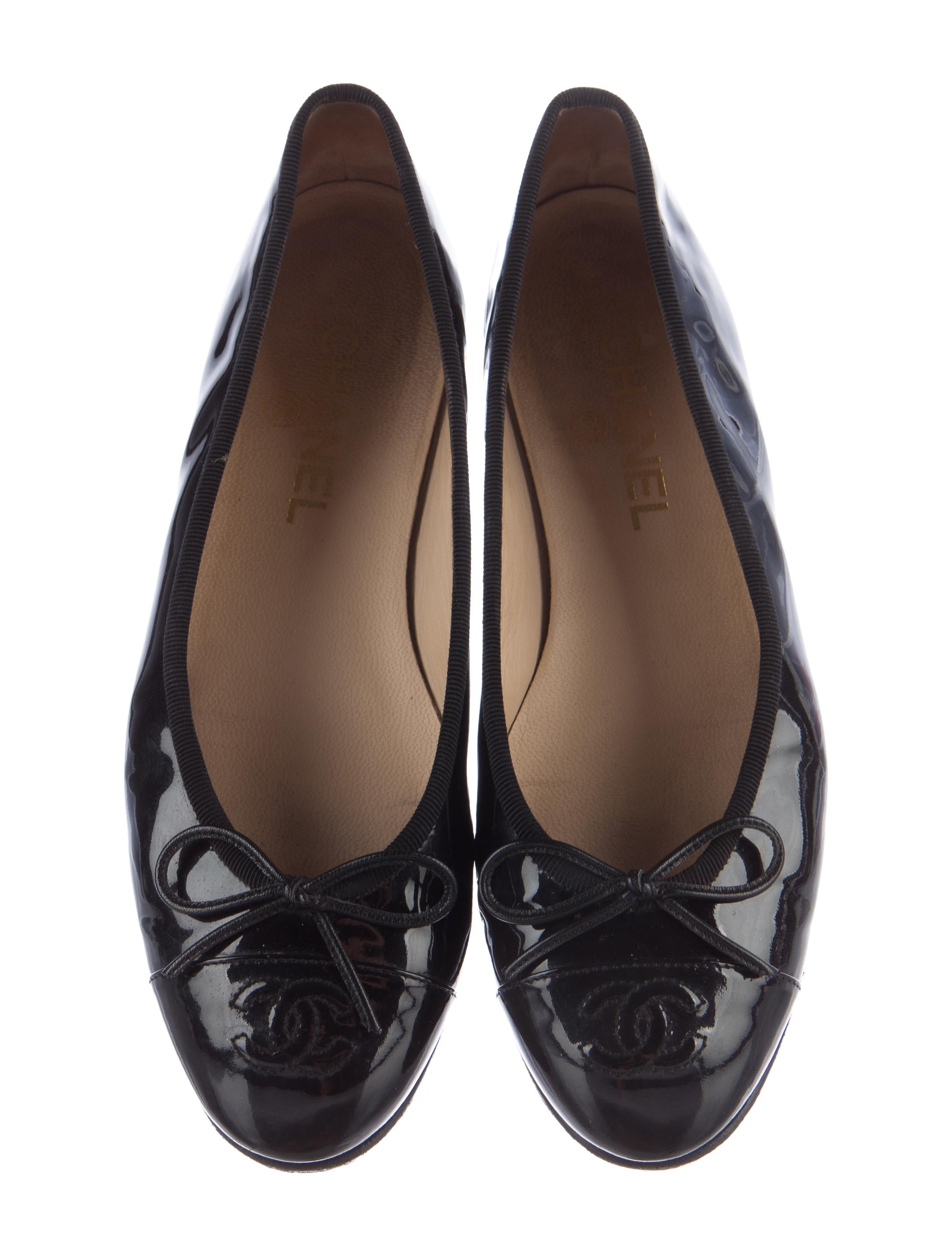 chanel shoes flat chanel cc cap toe flats shoes cha184229 the realreal chanel shoes flat chanel cc cap toe flats shoes cha184229 the realreal