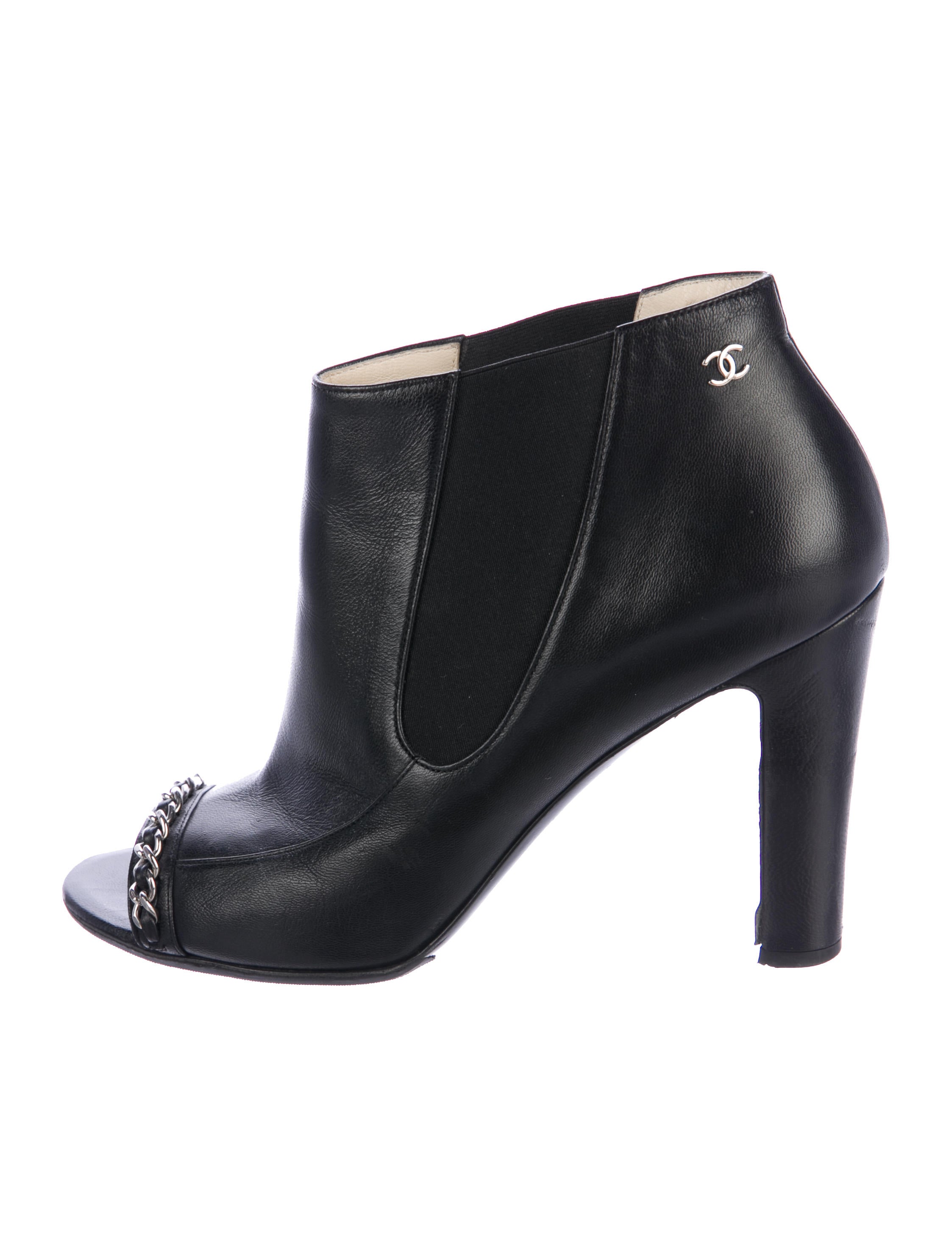 janyi leather chain booties