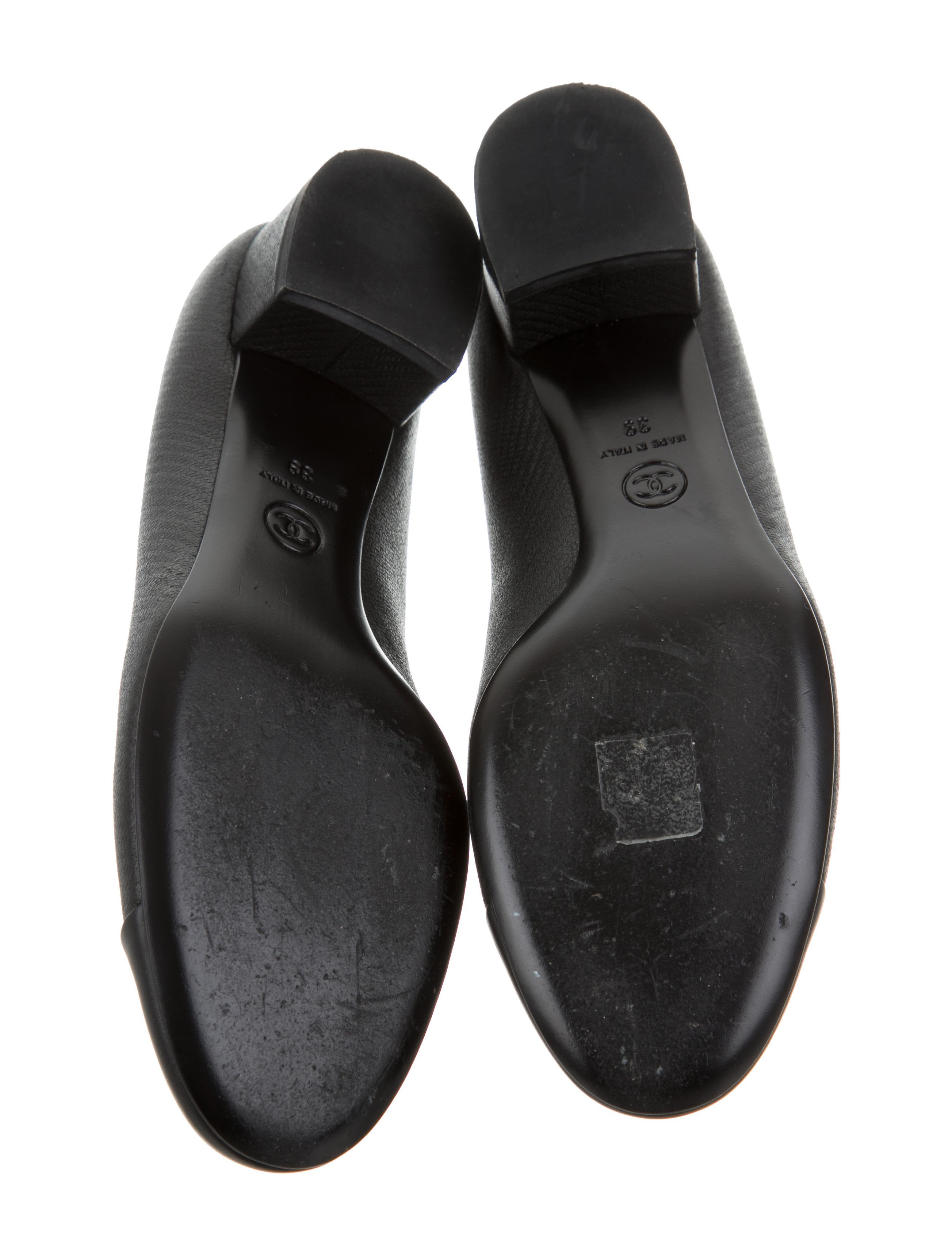chanel flat shoes 2013 chanel leather cc flats shoes cha210343 the realreal chanel flat shoes 2013 chanel leather cc flats shoes cha210343 the realreal