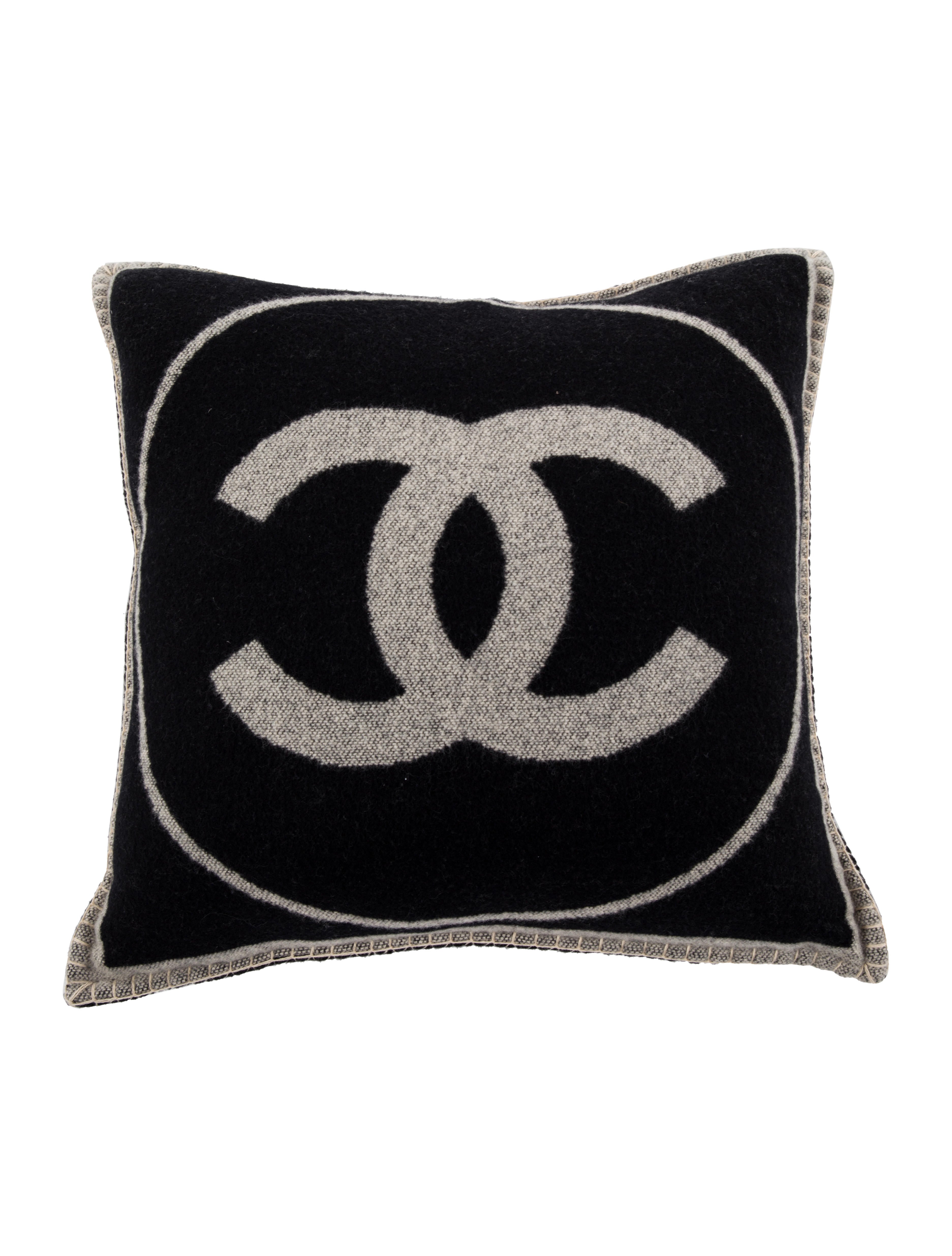 chanel decorative pillows