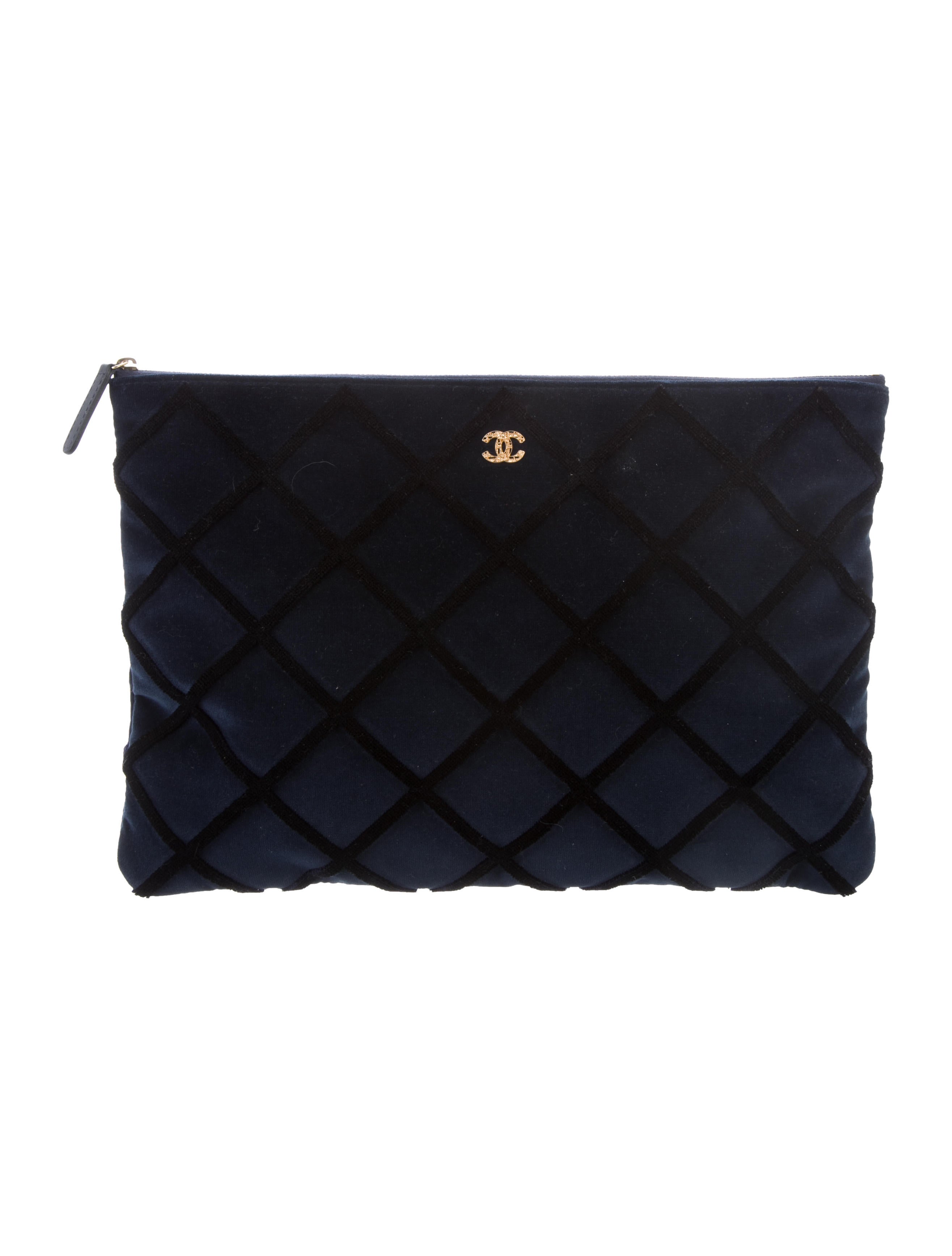 Chanel 2017 Quilted Velvet O-Pouch