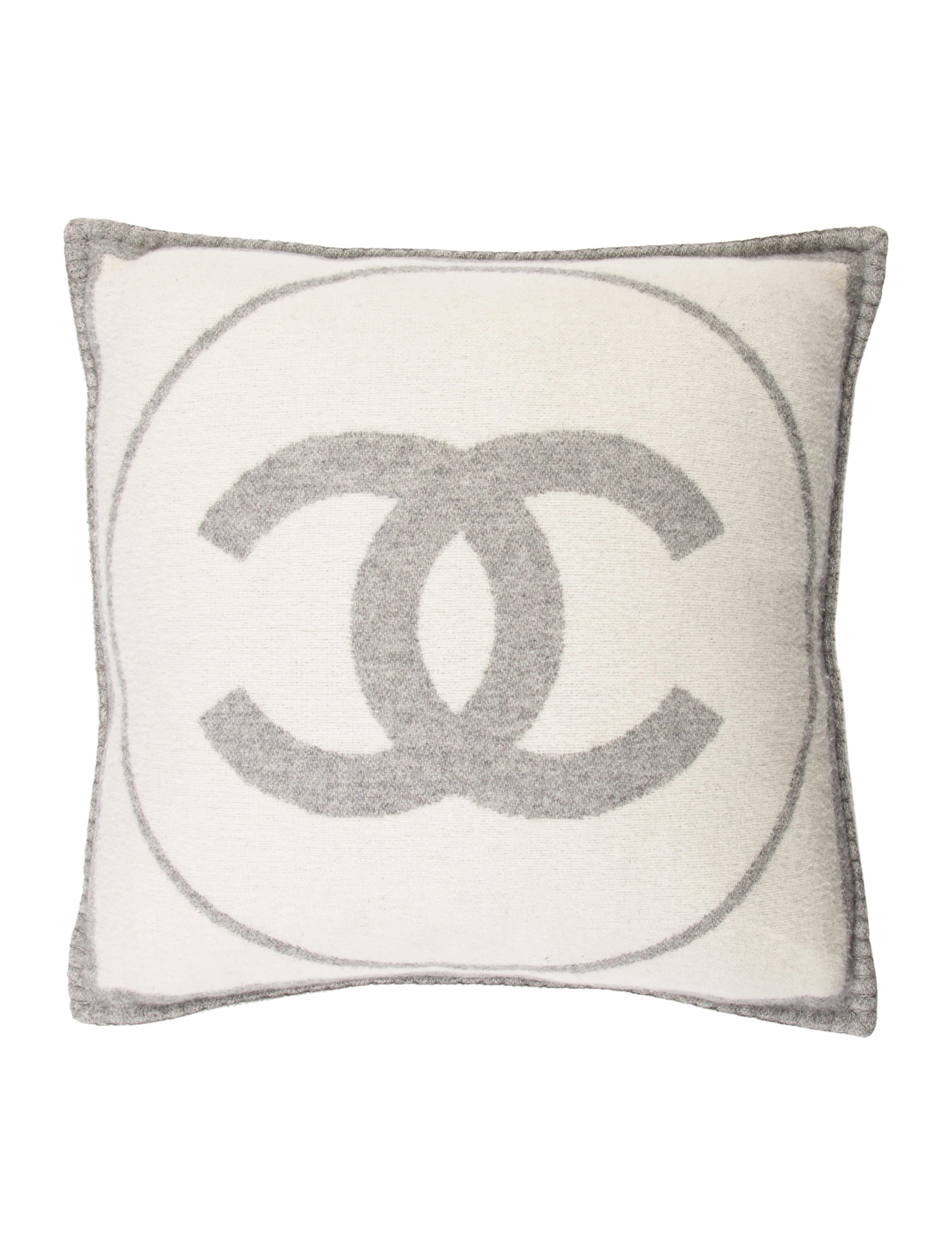 chanel decorative pillows
