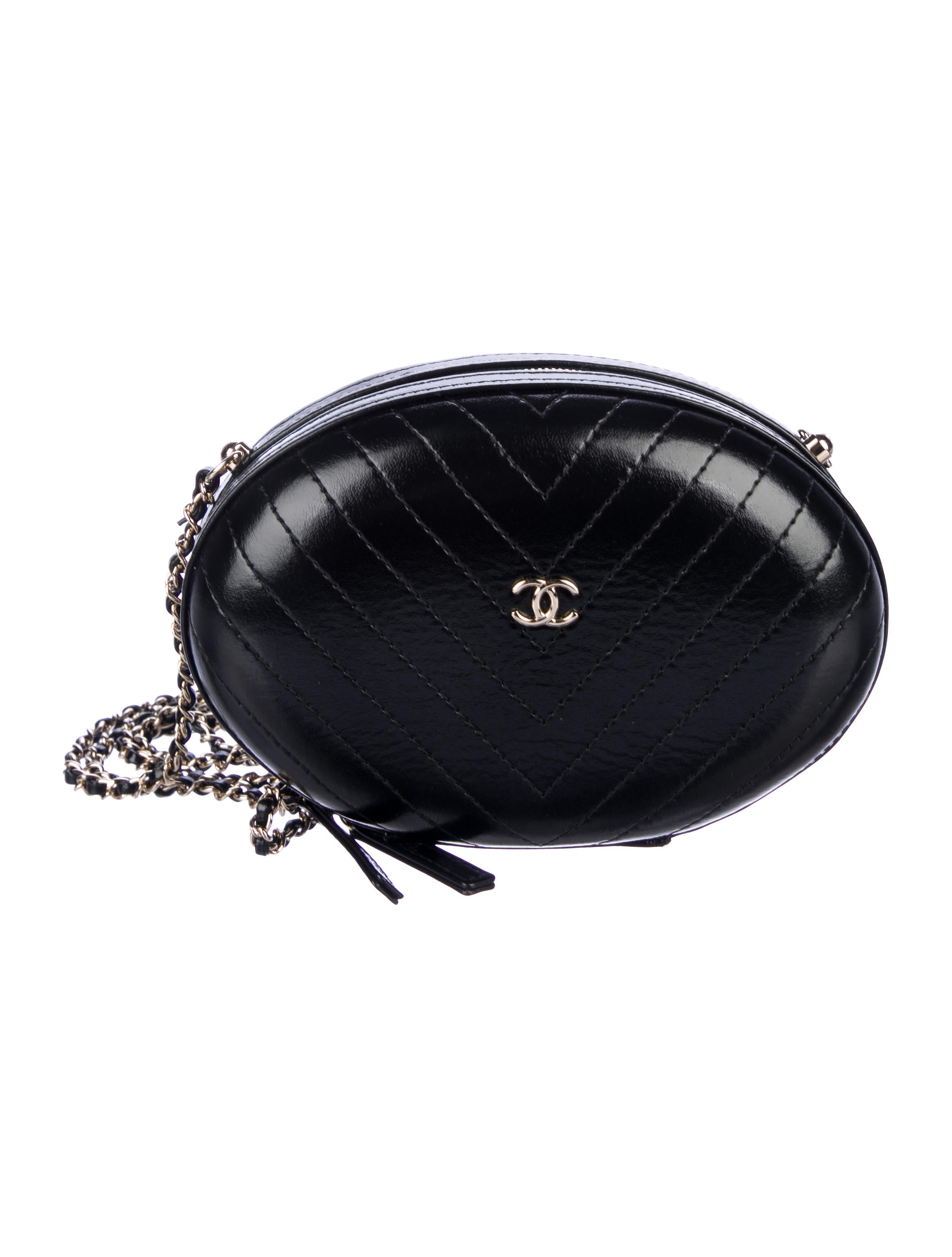 chanel la pausa bag price