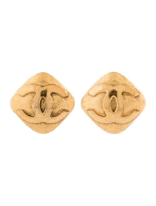 Chanel Vintage CC Clip-On Earrings Gold