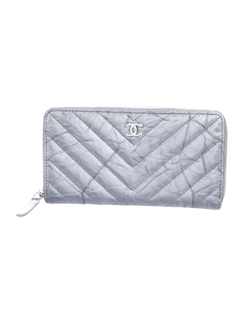 Chanel 2018 Chevron Small Zip Wallet Silver