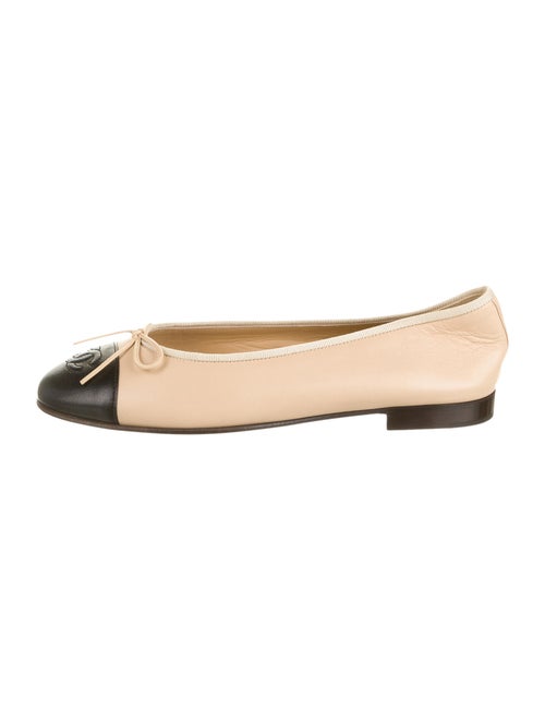 Chanel Interlocking CC Logo Leather Ballet Flats