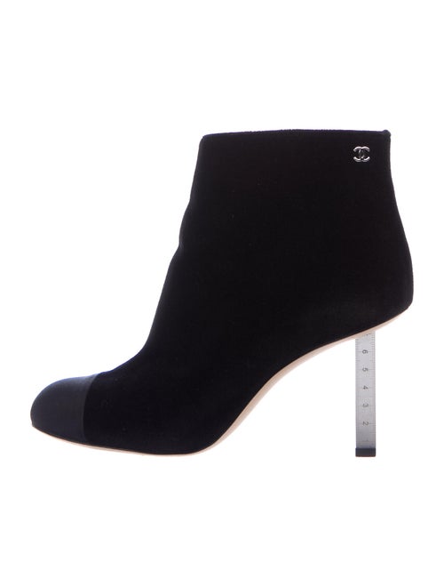 Chanel Interlocking CC Logo Boots Black
