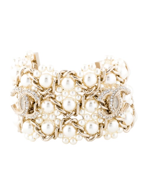Chanel Faux Pearl & Strass Intimate Technology Bra