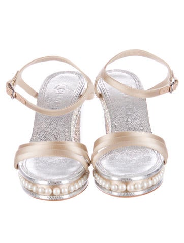 chanel pearl sandals 2020