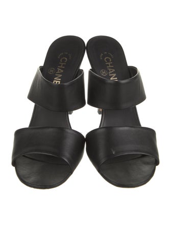 Chanel 2017 Faux Pearl Accents Slides