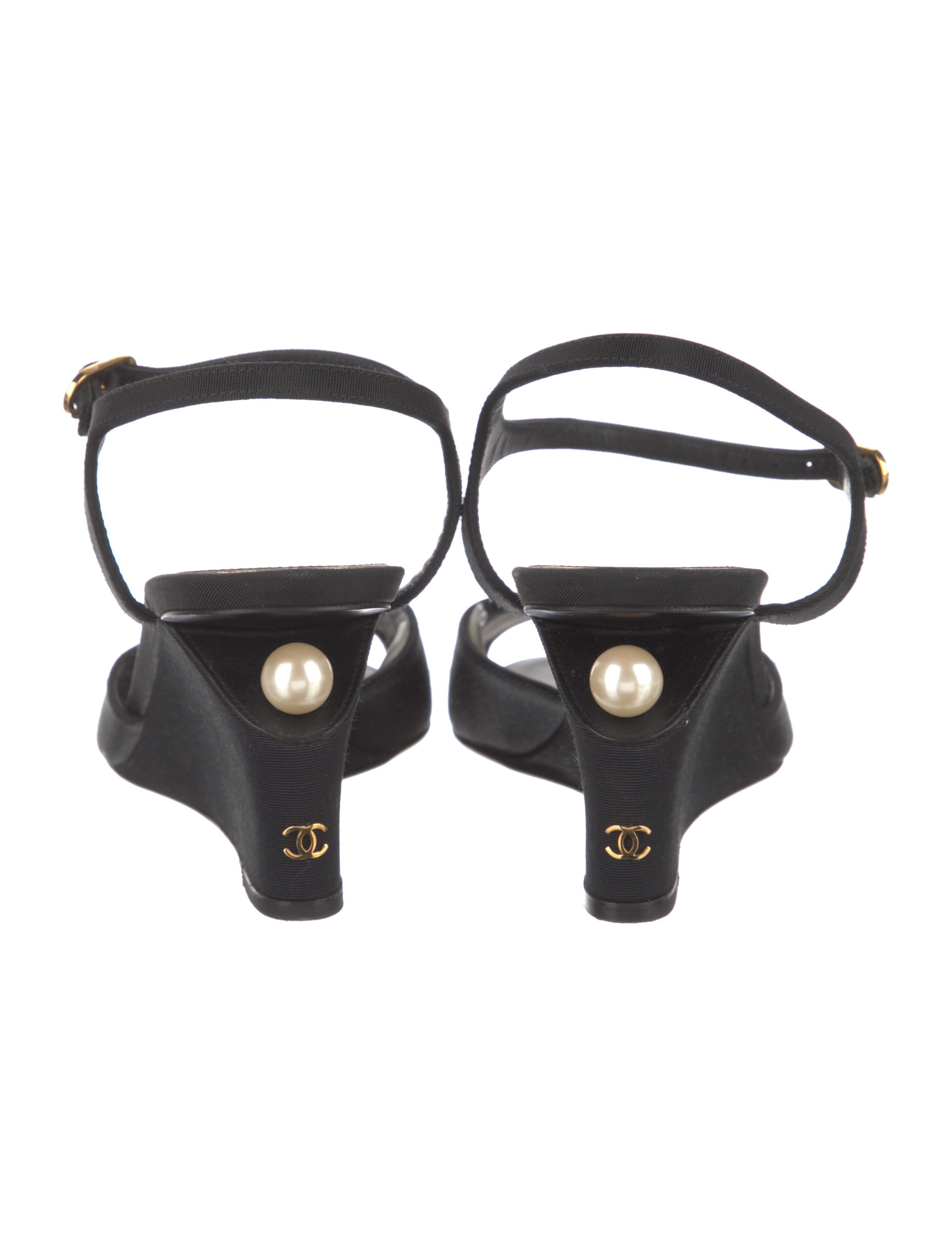 Chanel Interlocking CC Logo Leather Sandals