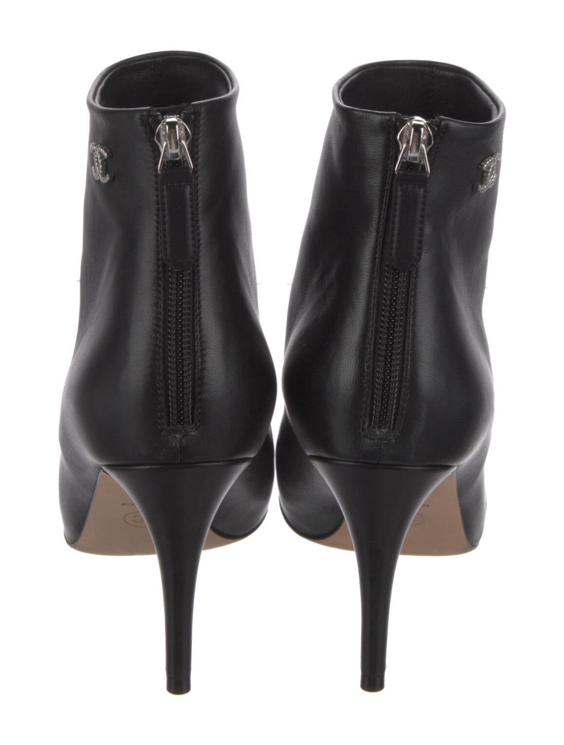 Chanel 2019 Interlocking CC Logo Pumps