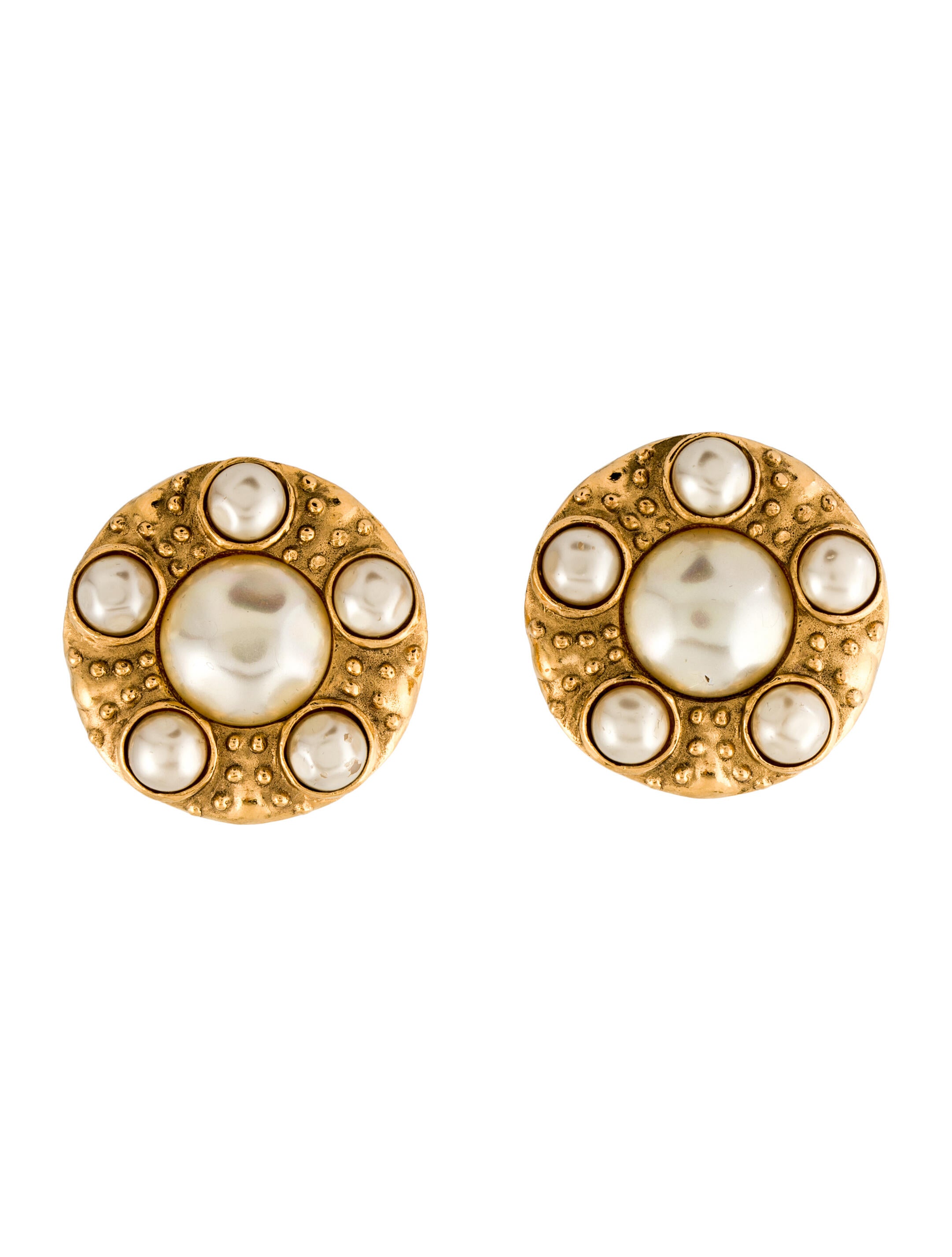 Chanel Vintage Faux Pearl ClipOn Earrings GoldPlated ClipOn