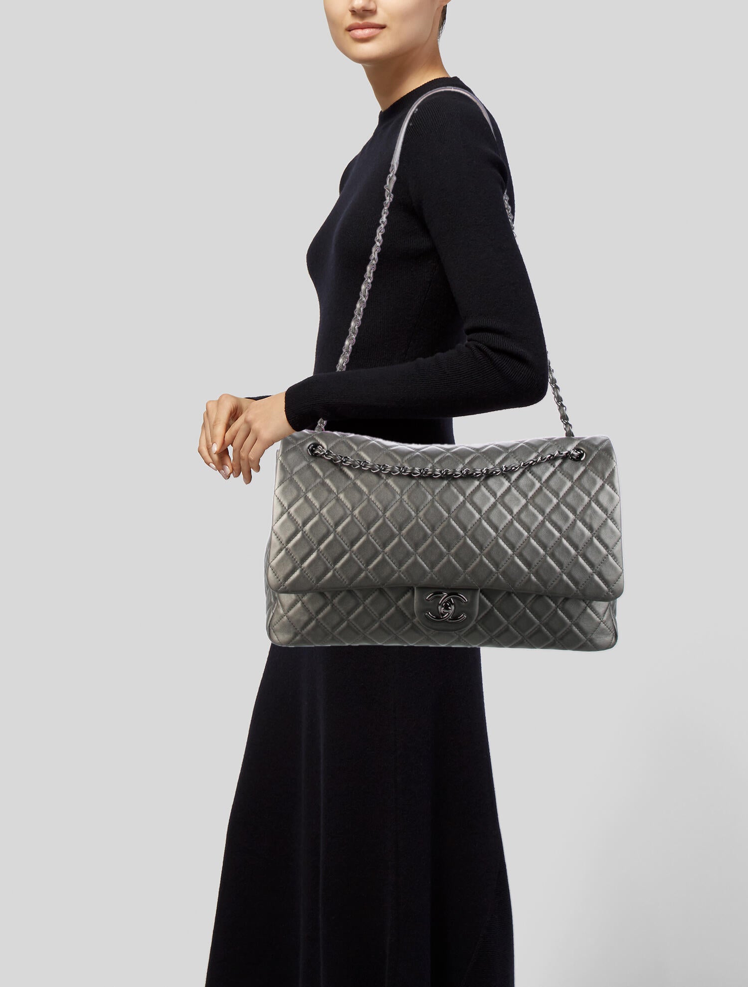 Chanel XXL Flap Bag Grey Shoulder Bags, Handbags CHA763062 The