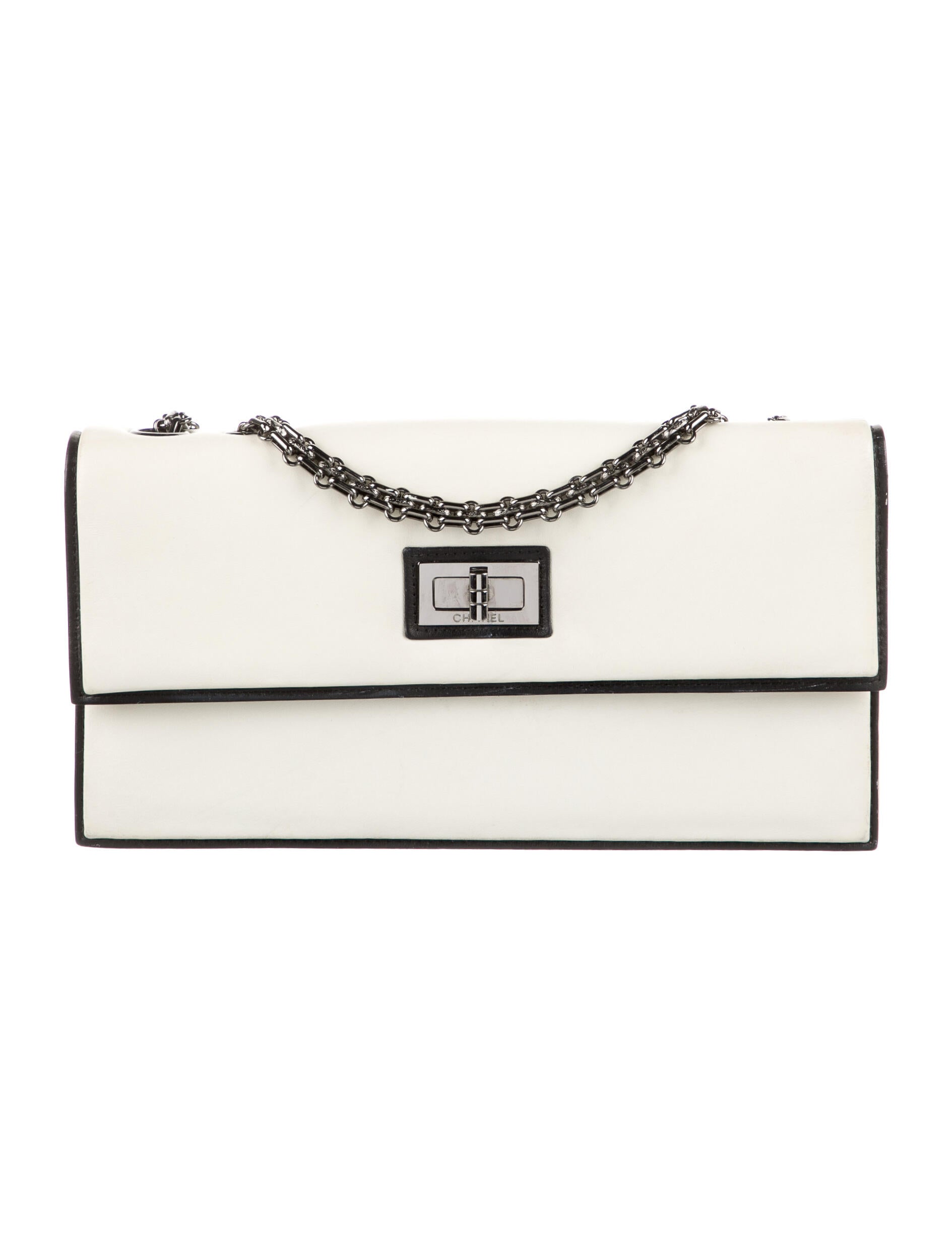 Chanel Reissue Flap Bag White Shoulder Bags, Handbags CHA808914