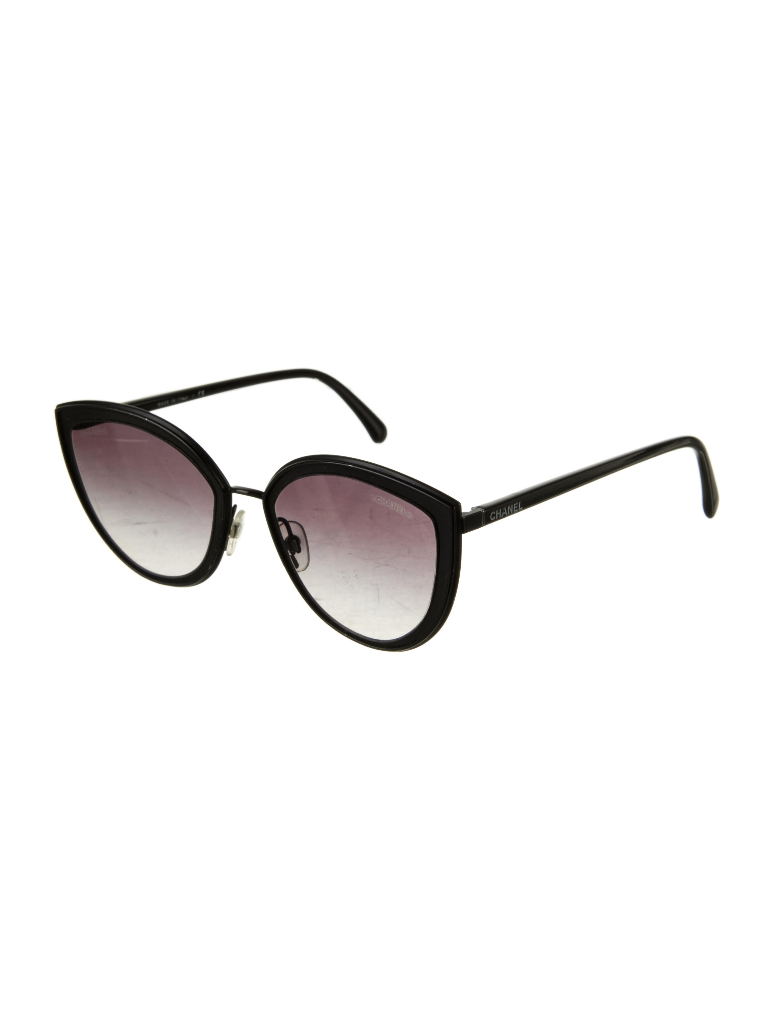 Chanel Interlocking CC Logo Cat-Eye Sunglasses