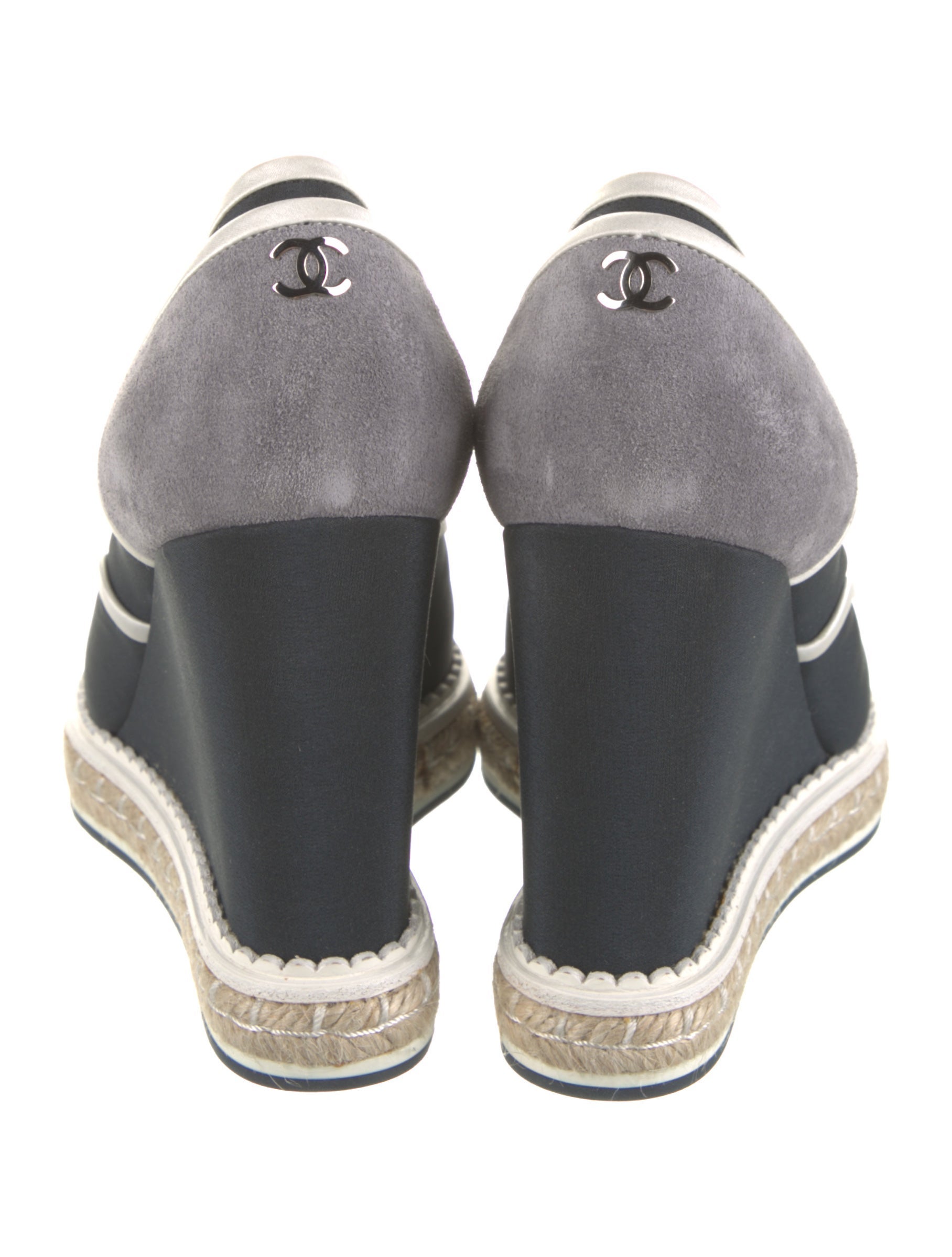 Chanel 2016 Interlocking CC Logo Pumps