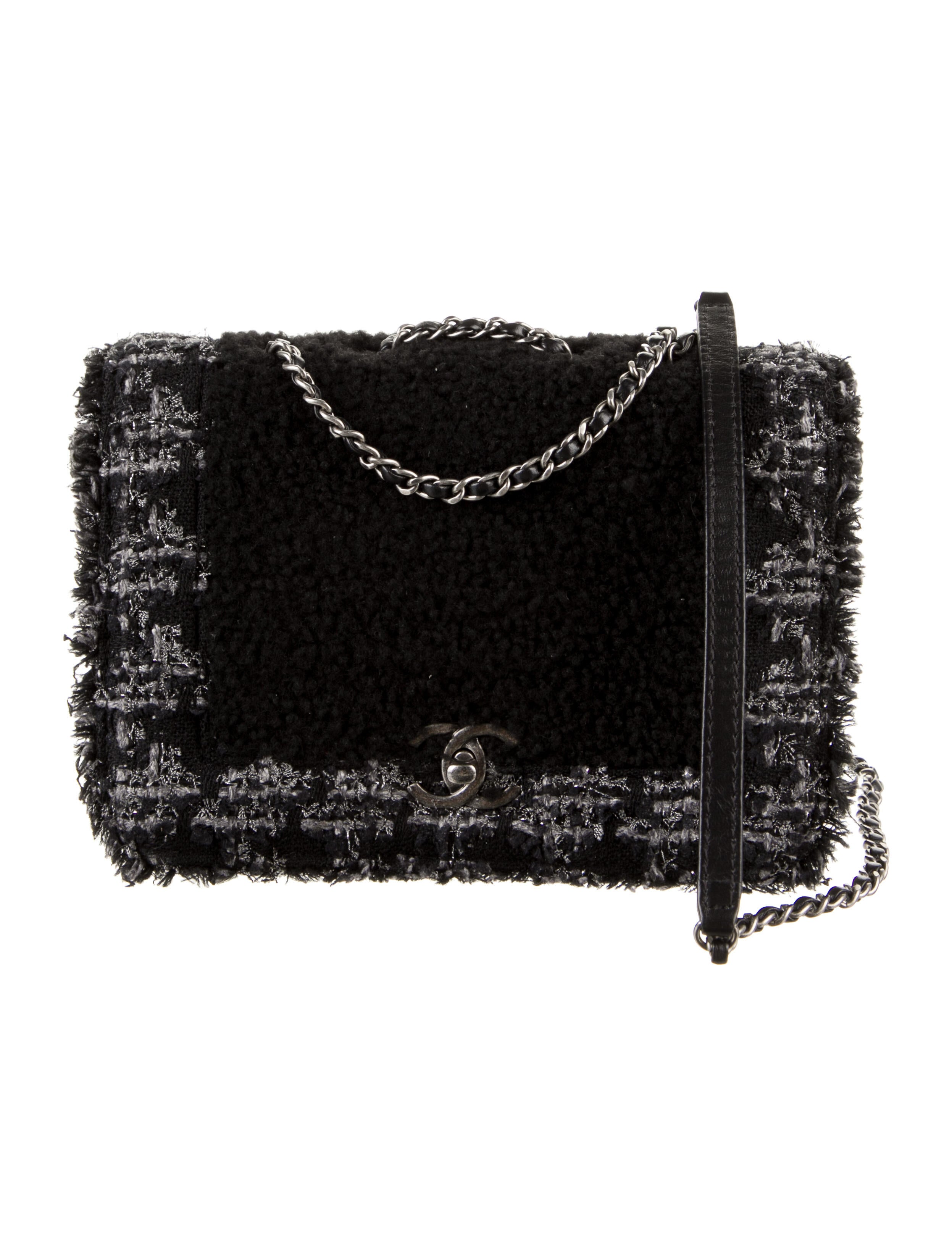 Chanel 2022 Classic Rectangular Mini Flap Bag - Black Crossbody Bags ...
